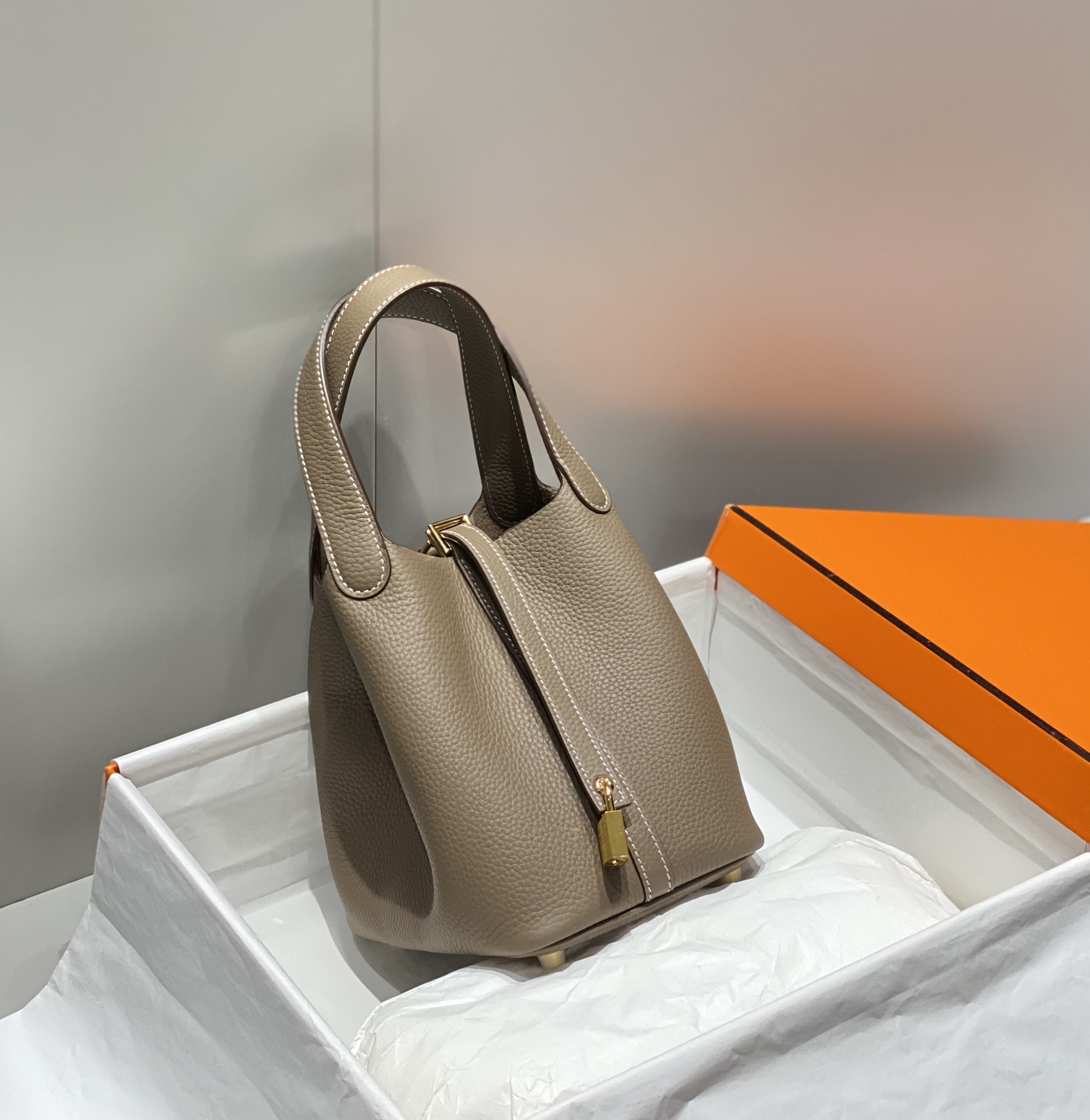 Hermès 专柜款经典手袋 2