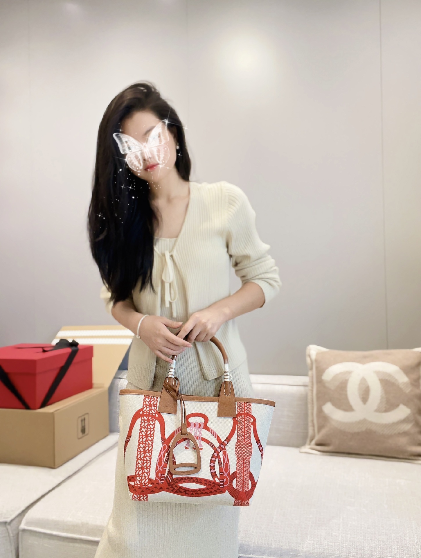 Hermès The artistic atmosphere is hereNo one can escape this feeling