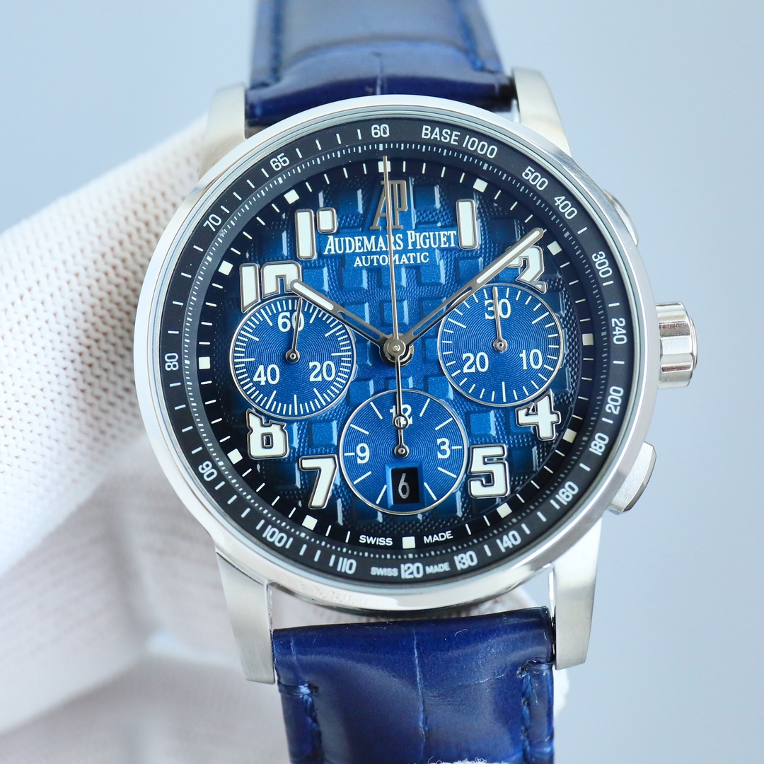 NO:553215,White shell and gold shell AP Royal Oak 26048 Offshore 41 Love Chronograph Mechanical Watch 1. The shell case is treated with top quality according to the original mold opening and multiple processes 2. The three-dimensional and neat disk 'biscuit texture' is exactly the same as the original 3: The original mold opening details of the 316 stainless steel case have been polished and frosted through multiple processes 4. The movement has accurate 9-digit small seconds travel time 5. The watch mirror is made of imported anti-glare crystal sapphire glass  6. The strap is matched with imported Italian calfskin and canvas belts, and the buckle is a practical original pin buckle, size 41mm, highly recommended for entry-level Audemars Piguet, quality production, audemars, cowhide19860909白壳 金壳 AP皇家橡树26048离岸型41爱计时机械腕表 1.壳套按照原装开模多道工序顶级处理 2.一体字面立体工整的盘面“饼干纹理”和原装一模一样 3:316精钢表壳原装开模细节经过多道工序的打磨磨砂处理 4.机芯9字位小秒走时精准 5.表镜选用进口防眩水晶蓝宝石玻璃镜面 6.表带搭配进口意大利小牛皮以及帆布皮带,表扣实用原装针扣,尺寸41mm,爱彼入门级强烈推荐,精品打造,,audemars,cowhide,Watch