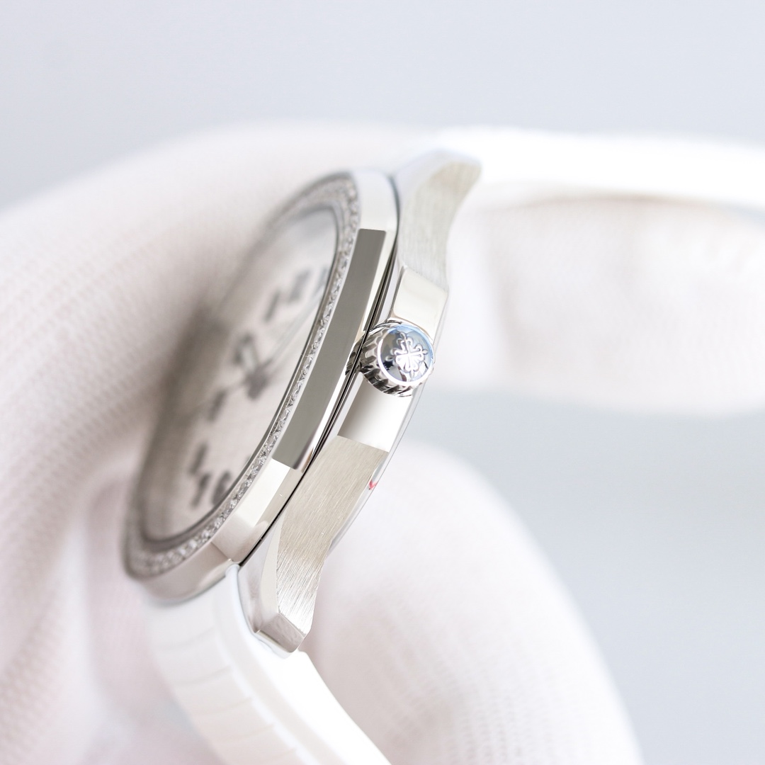 Aquanaut Luce Series 1725: Modern Recreational Fashion with Elegant Diamond Accents - 图片 6