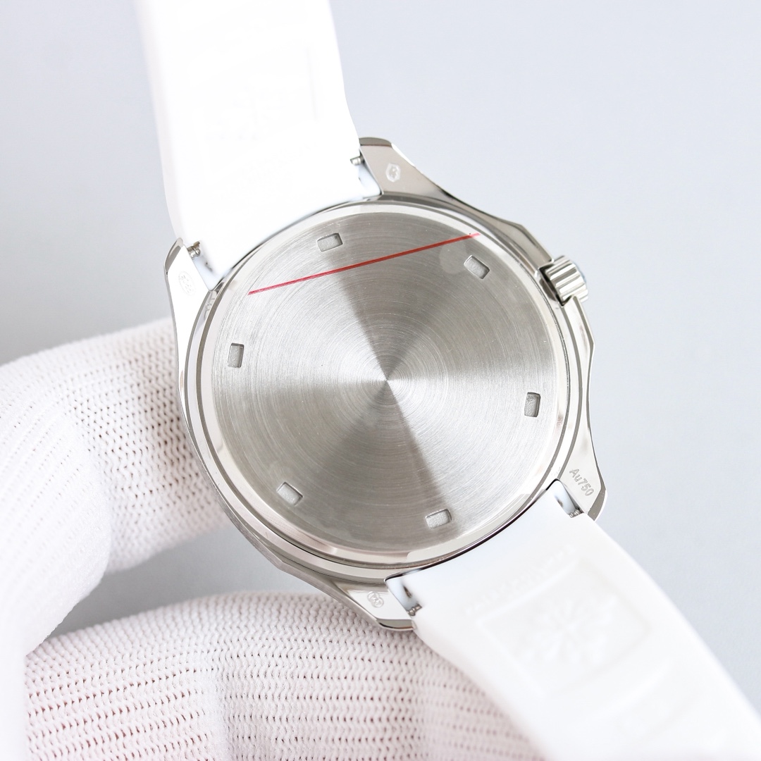 Aquanaut Luce Series 1725: Modern Recreational Fashion with Elegant Diamond Accents - 图片 8