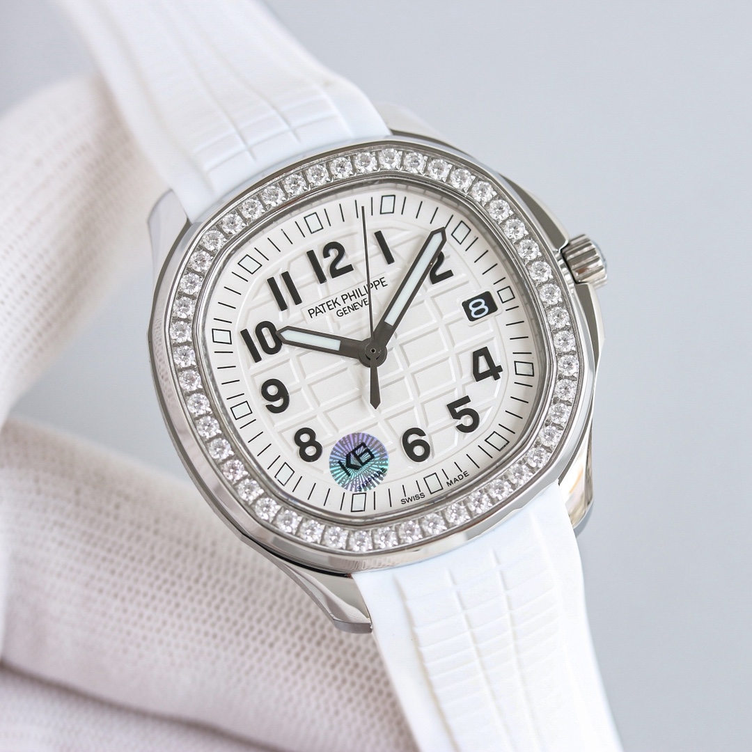 Aquanaut Luce Series 1725: Modern Recreational Fashion with Elegant Diamond Accents - 图片 2