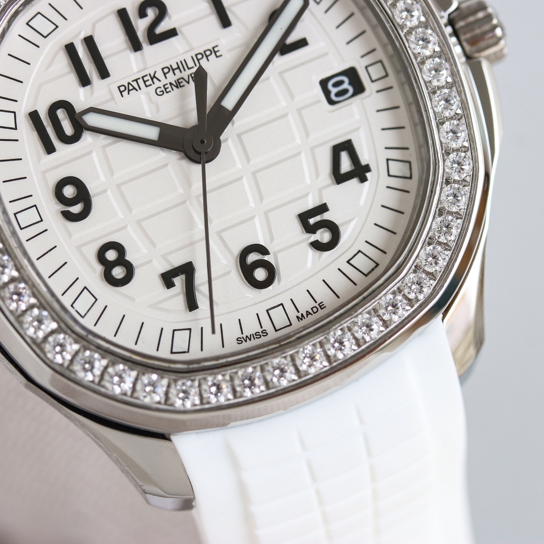 Aquanaut Luce Series 1725: Modern Recreational Fashion with Elegant Diamond Accents - 图片 5