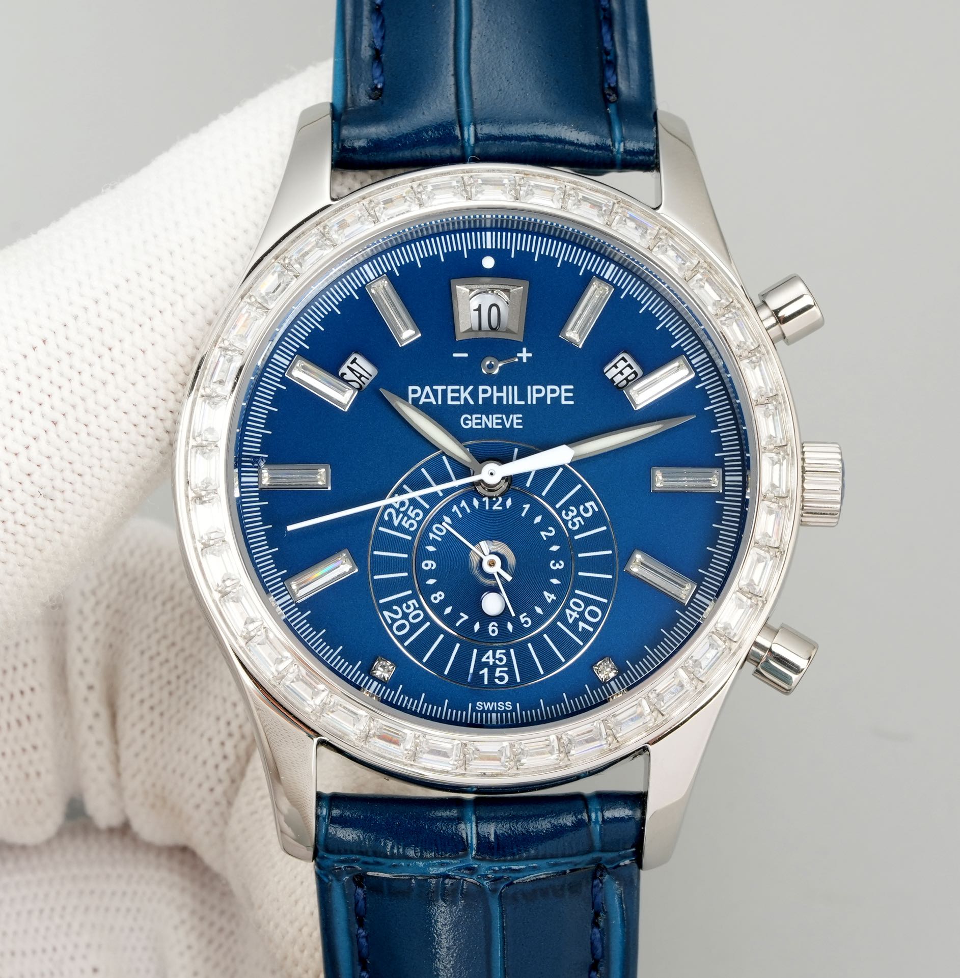 NO:338306,White diamond, rose gold, TWFactory wall crack recommendation, and a heavy money to create a classic timepiece] - Patek Philippe complex function series 5961P-001 has made its debut. The first Nautilus complex watch launched so far is creating a casual sports watch with super complex technology. 1 Small body panels have the following functions: 12 o'clock calendar function 10 o'clock week function 2 o'clock week function 6 o'clock 24 hours. All functions can be used normally. 2 movement uses a replica Cal. automatic winding movement, which perfectly interprets the functions while realizing the appearance. 3 The modification master independent watchmaker participates in the customization of the modified dial color, giving the unique watch an interesting soul!  Craftsmanship masterpieces welcome to taste it!  ,19860909白钻 玫瑰金 TWFactory墙裂推荐 重金打造经典时计】——百达.翡丽复杂功能系列5961P-001重磅登场,迄今推出的首款Nautilus复杂腕表,以超复杂的工艺技术打造休闲运动腕表. 1小身板大能量尽揽以下功能∶12点位日历功能 10点位星期功能 2点位星期功能 6点位24小时.所有功能都可正常使用. 2机芯采用复刻版Cal.自动上链机芯,在实现外观的逼真前提下,功能一并完美诠释. 3改装大师独立制表人,倾情参与定制改装表盘颜色,给予独一无二的腕表增添有趣的灵魂！ 匠心力作 欢迎各位表友品鉴！,,Watch