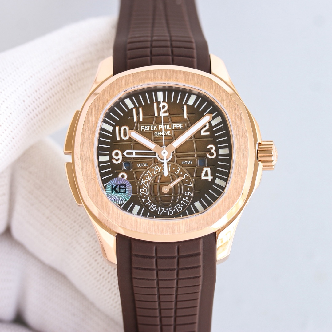 NO:726499,Same price as 3K Patek Philippe Aquanaut series 5164 grenade series  The watch has a modern and international dual time complication, which is more in line with the tastes and needs of the younger generation. [Case] 40.8MM diameter, 11.4MM thickness, still made of Patek Philippe classic stainless steel. The rounded octagonal shell shape is just right. The shark fin design on the left side of the case is a button that can quickly adjust the central hollow hour hand. This hand can  Used to indicate the time in the second time zone. [Dial] Black embossed dial, metal three-dimensional numerals, covered with fluorescent coating time scales. The square day and night windows showing 'HOME' and 'LOCAL' at 3 and 9 o'clock respectively are rotatable. The blue and white colors represent night and day respectively. The 6 o'clock position is a pointer-type date dial. [Movement] Uses Japanese 9015 modified 324  SC FUS automatic winding movement function, the three-hand basic movement is equipped with a dual time module. Equipped with a casual Tropical strap, it is a luxury sports watch prepared for the young generation, patek philippe19860909同价 3K百达翡丽 Aquanaut系列5164 手雷系列 腕表具现代感、国际感的两地时间复杂功能,更符合年轻世代的品味与需求【表壳】40.8MM表径,厚度11.4MM,依旧采用百达翡丽经典不锈钢材质打造,圆润的八角壳型恰到好处,表壳左侧的鲨鱼鳍型设计,是可以快调中央镂空时针的按钮,这枚指针可以用来指示第二时区时间.【表盘】黑色浮雕表盘,金属立体字块,覆荧光涂层时标.3、9点钟分别显示”HOME”与”LOCAL”的方形昼夜视窗可转动的,蓝白二色各自代表晚上与白天,6点钟位置是指针式的日期盘.【机芯】采用日本9015改324 SC FUS自动上链机芯功能,大三针基础机芯上搭载两地时间模组.配有休闲气息的Tropical表带,正是为年轻世代所准备的奢华运动表,,patek philippe,Watch