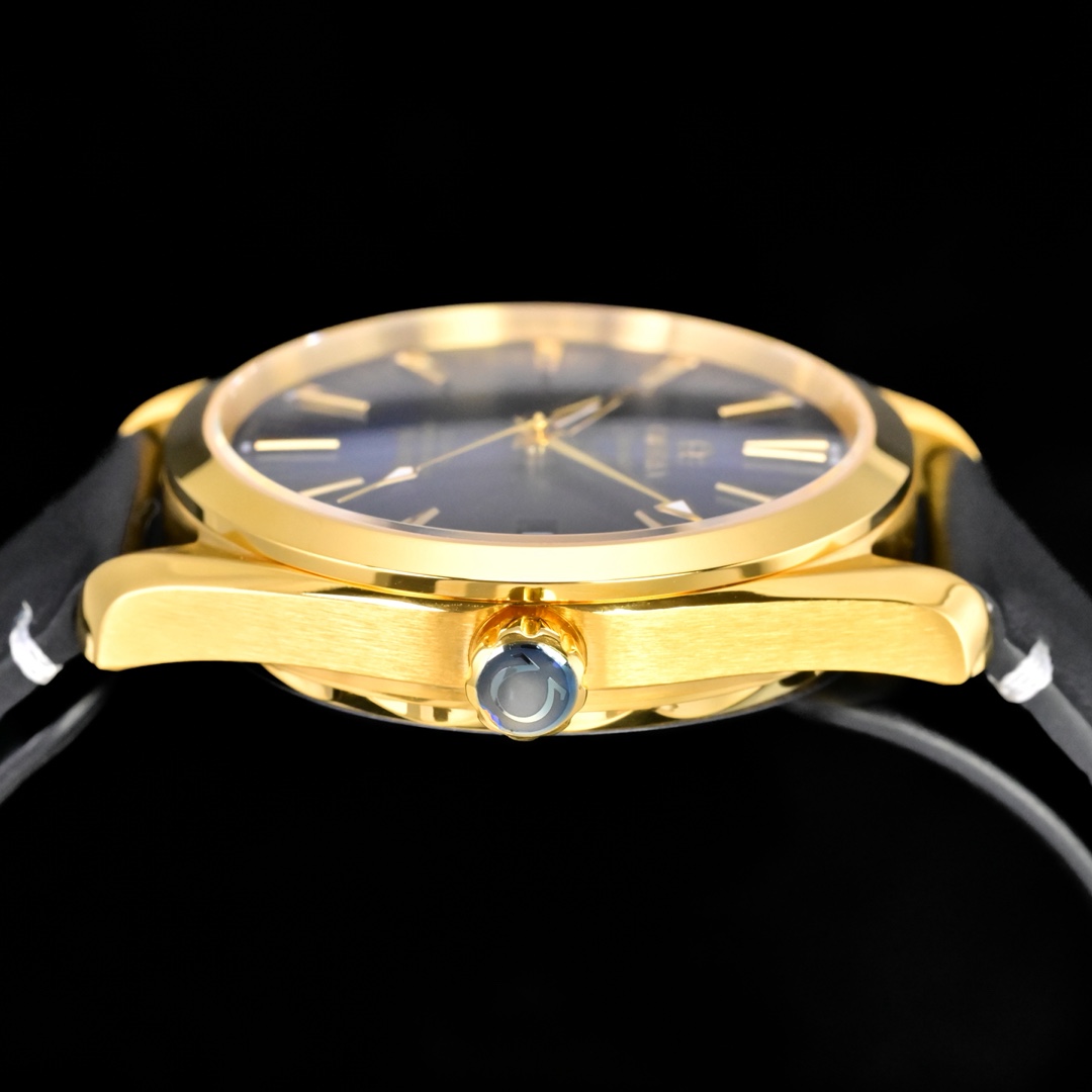 Omega Seamaster Aqua Terra 150M 39mm yellow gold case and bezel, blue dial, black strap 39mm Men's Automatic