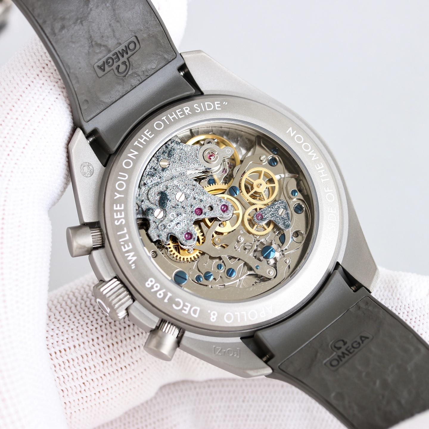 Omega Speedmaster Dark Side of the Moon Apollo 8 'The Grey Side of the Moon' detail 7