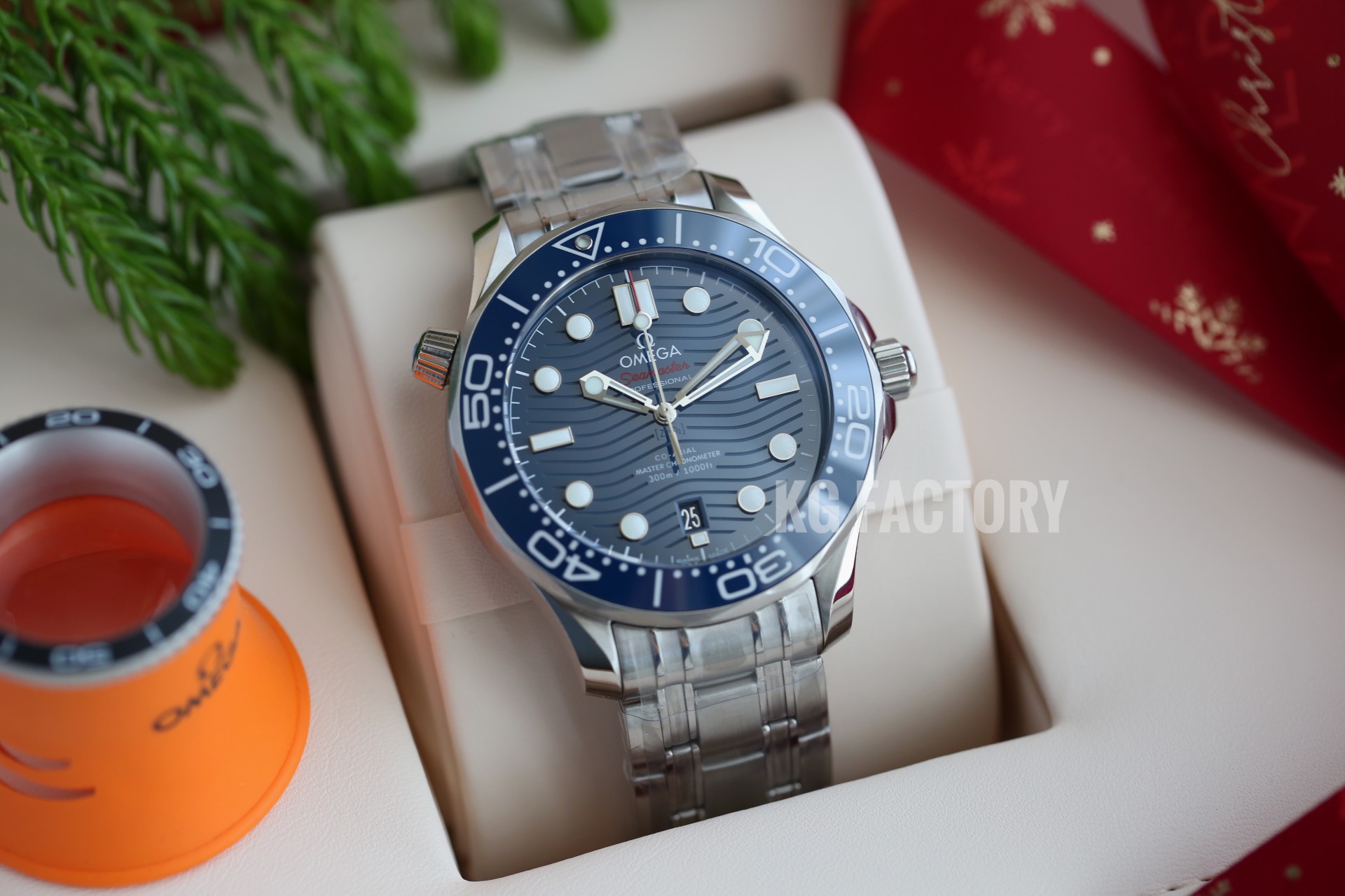 NO:143987,White tape Steel tape Steel tape 1500 heavy recommendation!  Produced by KG Factory. Give you double the quality!  Omega Seamaster 300 series, popular model. The watch diameter is 42MM, arc-arched double-sided anti-reflective sapphire glass mirror, the dial is made of polished ceramic, and the corrugated pattern is engraved with laser. The hollow pointer and embossed scale are rhodium-plated, and are covered with SUPER-LumiNova luminous coating, super luminous, the bezel is also made of ceramic material, decorated with enamel diving scale. Equipped with an integrated 8800 coaxial movement, the overall movement has been polished and decorated with Geneva corrugated, ceramic ball bearings, and a two-way automatic winding system. The silicon hairspring without a clamping balance brings 15,000 Gauss anti-magnetic. The power reserve is 60 hours. The most important thing is that it is equipped with the third generation of octopus coaxial escapement. Through the naked eye, the black balance wheel is the same as the genuine product.  The buckle has fine-tuning function. This watch adheres to the brilliant marine legend, combining Omega technology innovation with design concepts to present a new masterpiece. Three codes are integrated, and you can get 1 free tape when you buy it!  Welcome all watch friends to comment [Fist-Close], omega19860909白胶带 钢带 枚胶带 钢带1500 重磅推荐！ KG厂出品.给你双倍的品质！ 欧米茄海马300系列,热门爆款.表径42MM,弧拱形双面防反光蓝宝石玻璃表镜,表盘采用抛光陶瓷制成,并用激光携刻了波纹图案,镂空指针与浮雕刻度经过镀铑处理,并且覆有SUPER-LumiNova夜光涂层,超强夜光,表圈同样采用陶瓷材质,饰以珐琅潜水刻度.搭载8800一体 同轴机芯,整体机芯经过日内瓦波纹的打磨装饰,陶瓷滚珠轴承,双向自动上链的系统,硅游丝无卡度游丝摆轮带来15000高斯防磁.动力储存60个小时.最重要的是配置了第三代八爪鱼同轴擒纵.通过肉眼可看,黑色摆轮与正品一致 .表扣有微调功能,这款腕表秉承辉煌的海洋传奇,将欧米茄技术创新与设计理念相结合,呈现新品力作. 三码合一,买就赠送胶带1付！ 欢迎广大表友点评[抱拳],,omega,Watch