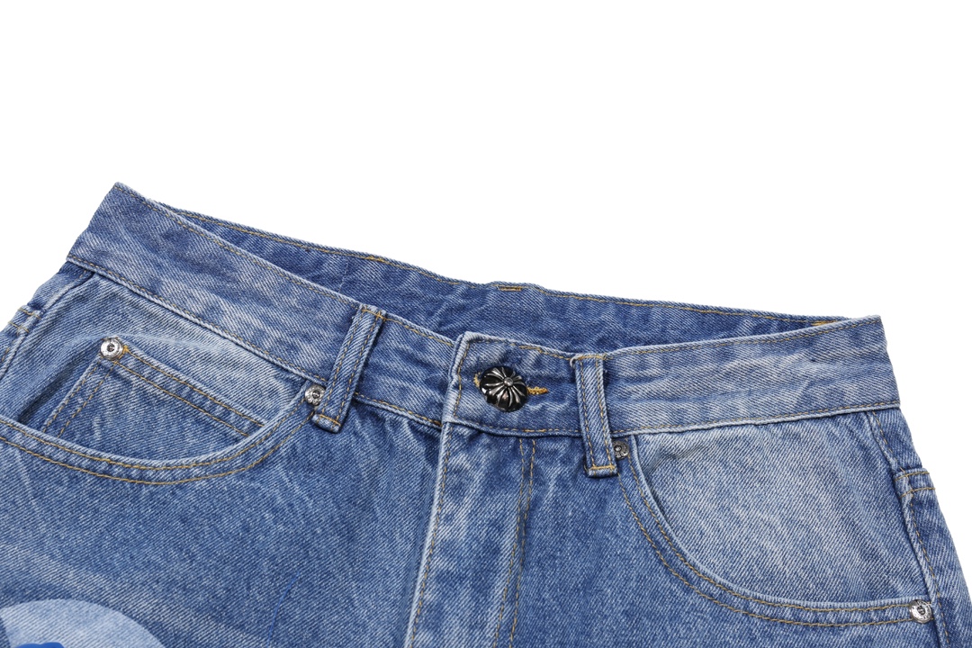 P130
款号:H505
Chrome Hearts 克罗心 高级限定同款牛仔裤
散发着不羁的个性和独特的魅力。每一处磨损和破洞都是精心设计,呈现出一种独特的艺术感。选用进口牛仔面料,经过超重工水洗和破坏处理,裤身展现出上身超酷的效果,让你在时尚的舞台上独领风骚。
这不仅仅是一条牛仔裤,更是一种态度的表达。克罗心以其独特的设计理念和对细节的极致追求,打破传统界限,定义了新时代的牛仔裤风潮。裤身采用双层梭织面料,搭配订制五金,展现出无敌好看的独特款式,使每一位穿戴者都成为时尚的焦点。
进口牛仔面料 超重工水洗破坏 上身超酷!订制五金 无敌好看的款 制作工艺很难 高街感满满
Color:蓝色
Size:S M L XL