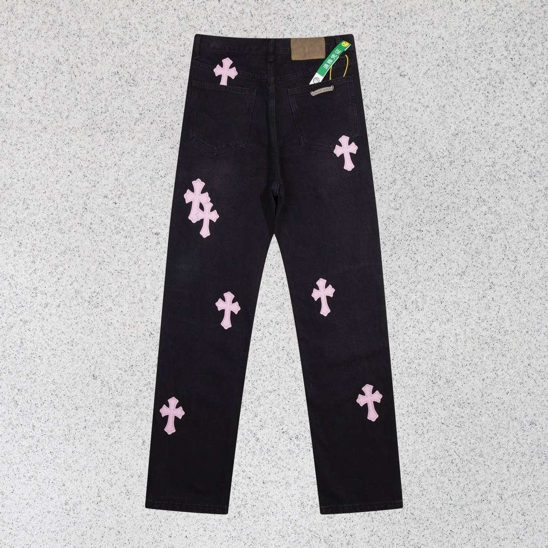 P110
款号:H581(区别H19)
Chrome Hearts CH克罗心大破坏重工破损破洞高街牛仔裤
散发着不羁的个性和独特的魅力。每一处磨损和破洞都是精心设计,呈现出一种独特的艺术感。选用进口牛仔面料,经过超重工水洗和破坏处理,裤身展现出上身超酷的效果,让你在时尚的舞台上独领风骚。
这不仅仅是一条牛仔裤,更是一种态度的表达。克罗心以其独特的设计理念和对细节的极致追求,打破传统界限,定义了新时代的牛仔裤风潮。裤身采用双层梭织面料,搭配订制五金,展现出无敌好看的独特款式,使每一位穿戴者都成为时尚的焦点。
进口牛仔面料 超重工水洗破坏 上身超酷!订制五金 无敌好看的款 制作工艺很难 高街感满满
Color:黑红
Size:28 30 32 34 36(S-XXL)