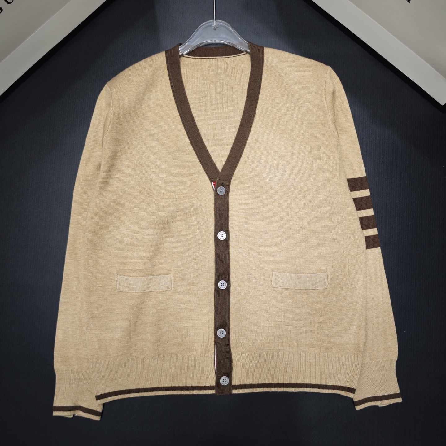 NO:457660,tB v-neck cardigan long sleeves 850346 wool version S.M.L code, alexander wang19860909tB v领开衫长袖 850346 羊毛版本S.M.L码,,alexander wang,Women's clothing