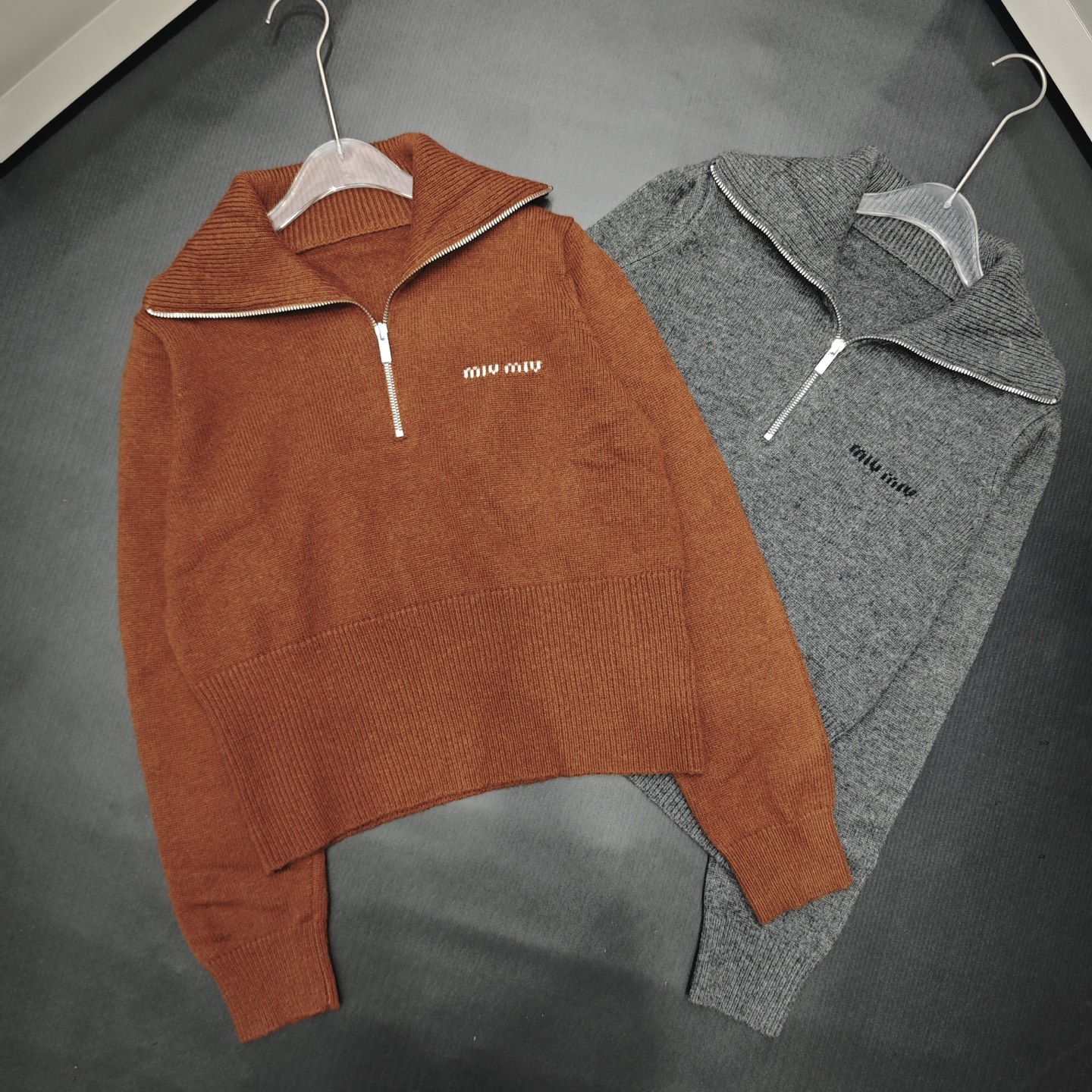 NO:461978,Meow Meow Zippered stand collar long sleeve 850390 wool version S.M.L, alexander wang19860909喵喵 拉链立领长袖 850390 羊毛版本S.M.L码,,alexander wang,Women's clothing