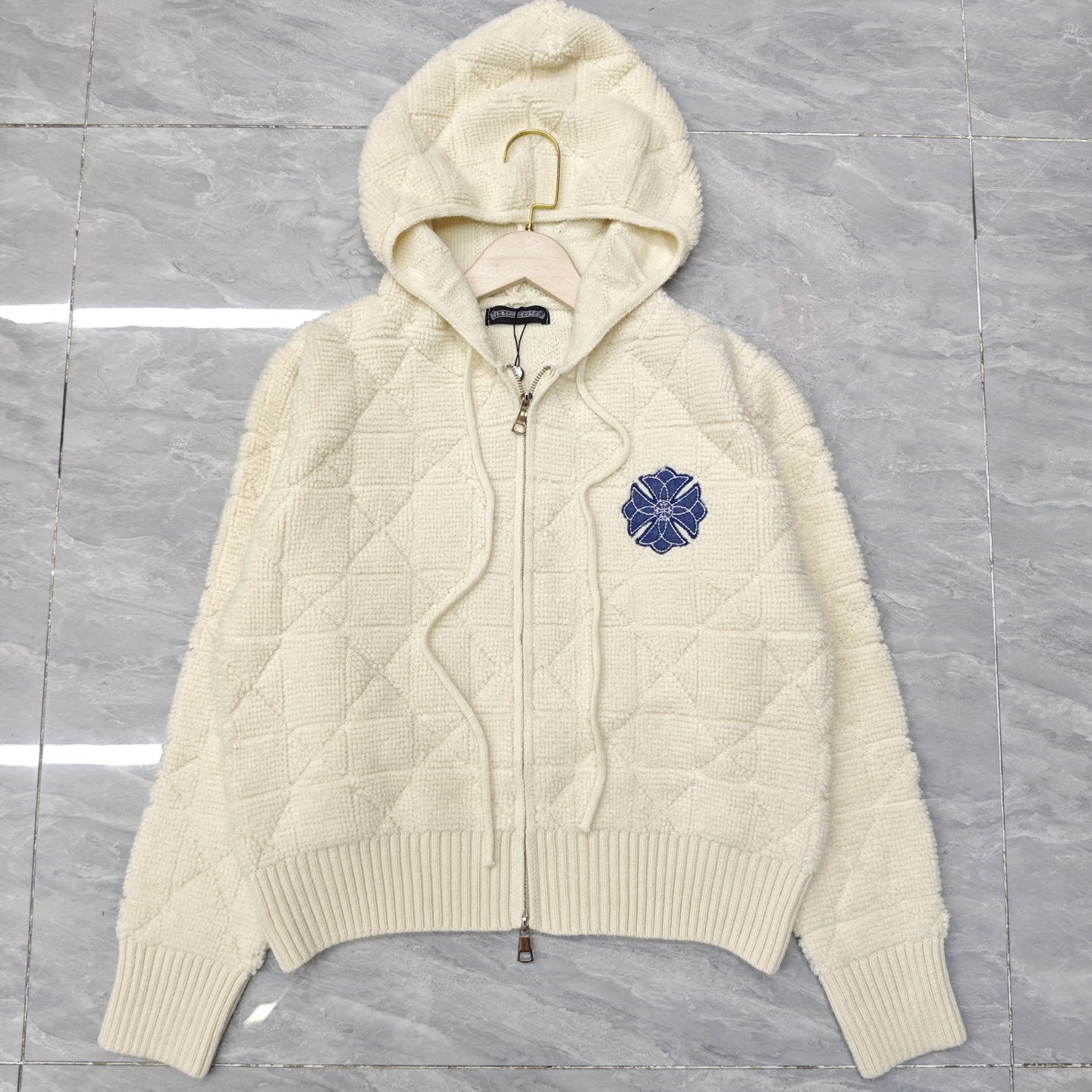 NO:564732,Flower embroidered hooded cardigan 850540 wool version S.M.L size,,hats,alexander wang19860909花朵刺绣连帽开衫 850540 羊毛版本S.M.L码,,hats,alexander wang,Women's clothing