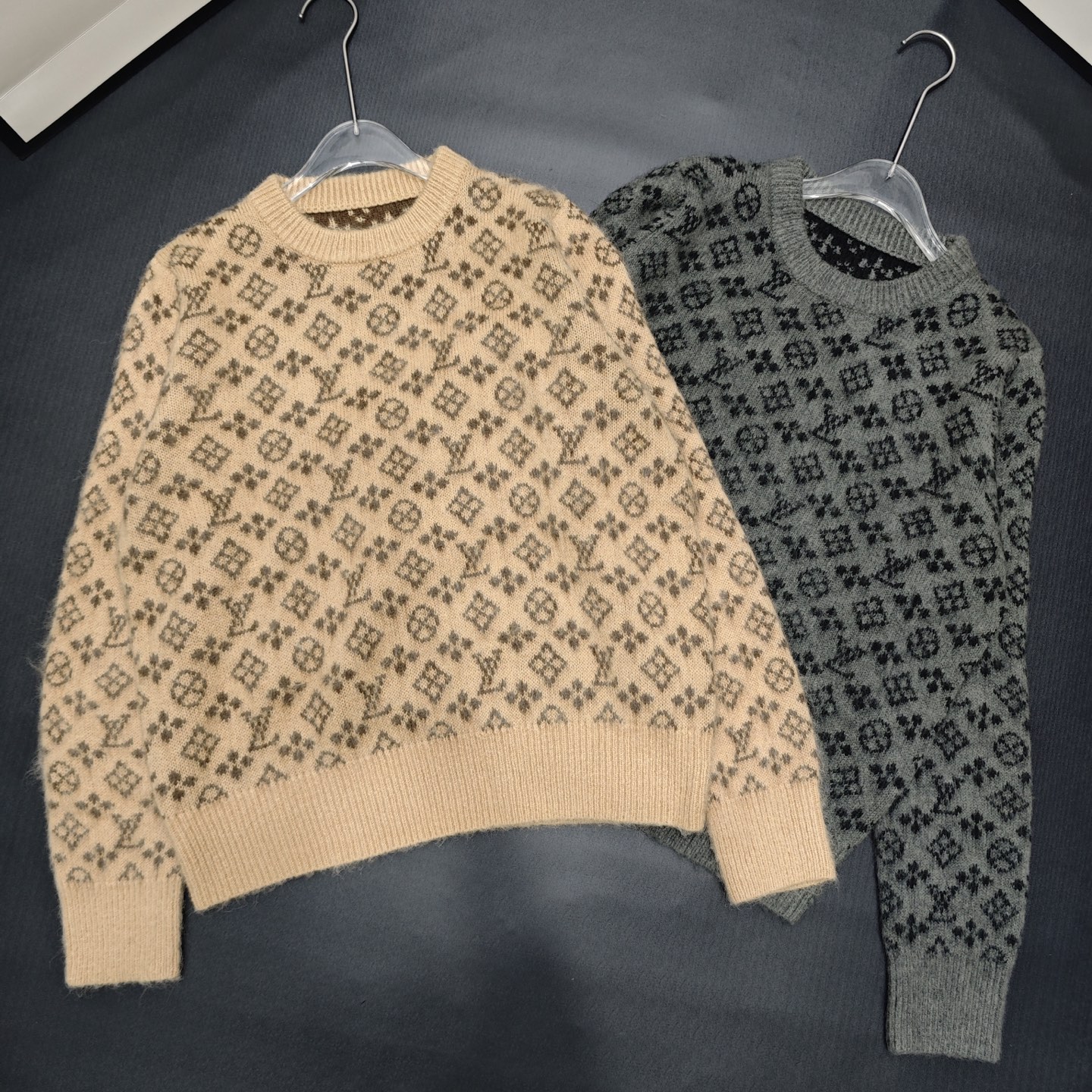 NO:564695,Donkey Brand Diamond Mohair Pullover Long Sleeve 850535 Wool Version S.M.L Size, Louis Vuitton, Alexander Wang19860909驴牌 菱格马海毛套头长袖 850535 羊毛版本S.M.L码,,louis vuitton,alexander wang,Women's clothing