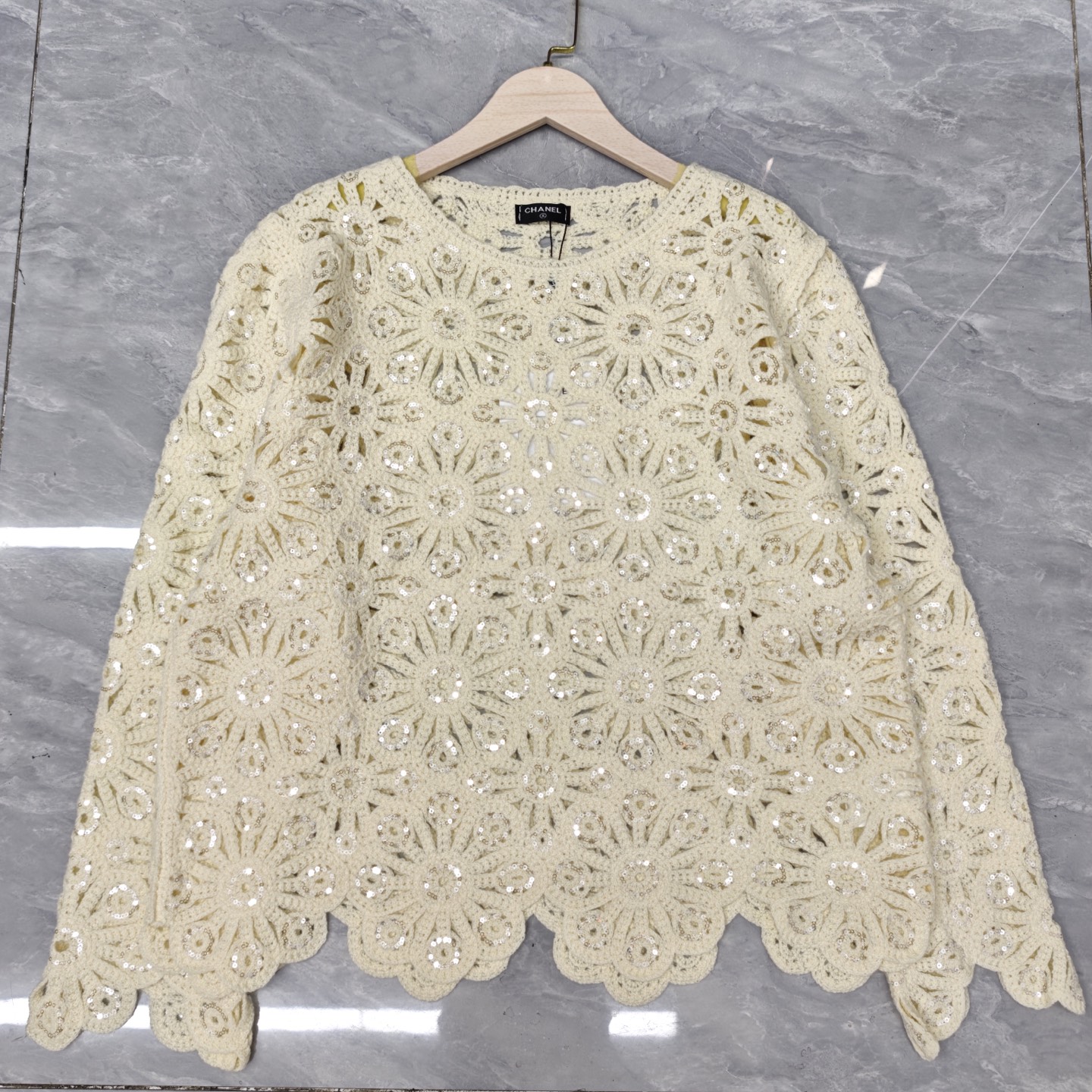 NO:564671,Xiaoxiang crochet beaded pullover long sleeves 850539 wool version S.M.L size,,alexander wang19860909小香 钩花珠片套头长袖 850539 羊毛版本S.M.L码,,alexander wang,Women's clothing