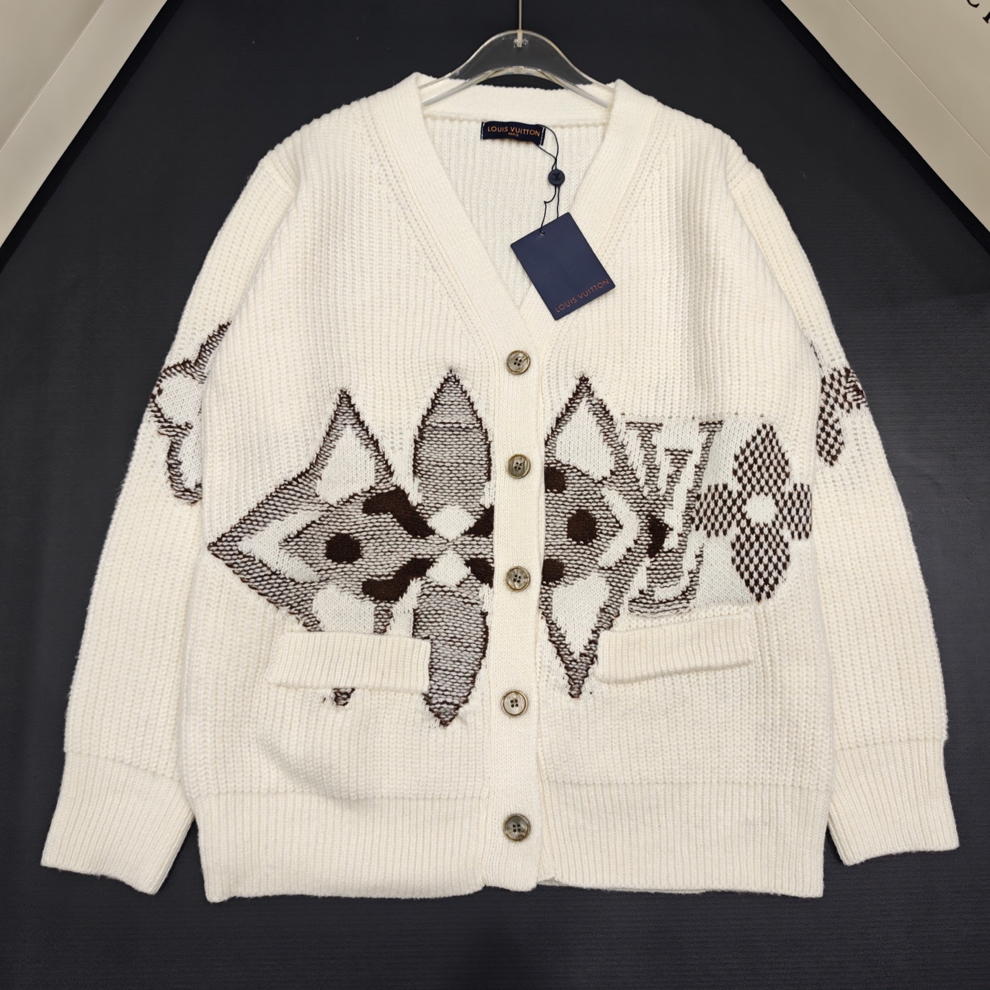 NO:577177,Donkey brand ski series cardigan long sleeve 850600 wool version S.M.L size, Louis Vuitton, Alexander Wang19860909驴牌  滑雪系列开衫长袖 850600 羊毛版本S.M.L码,,louis vuitton,alexander wang,Women's clothing