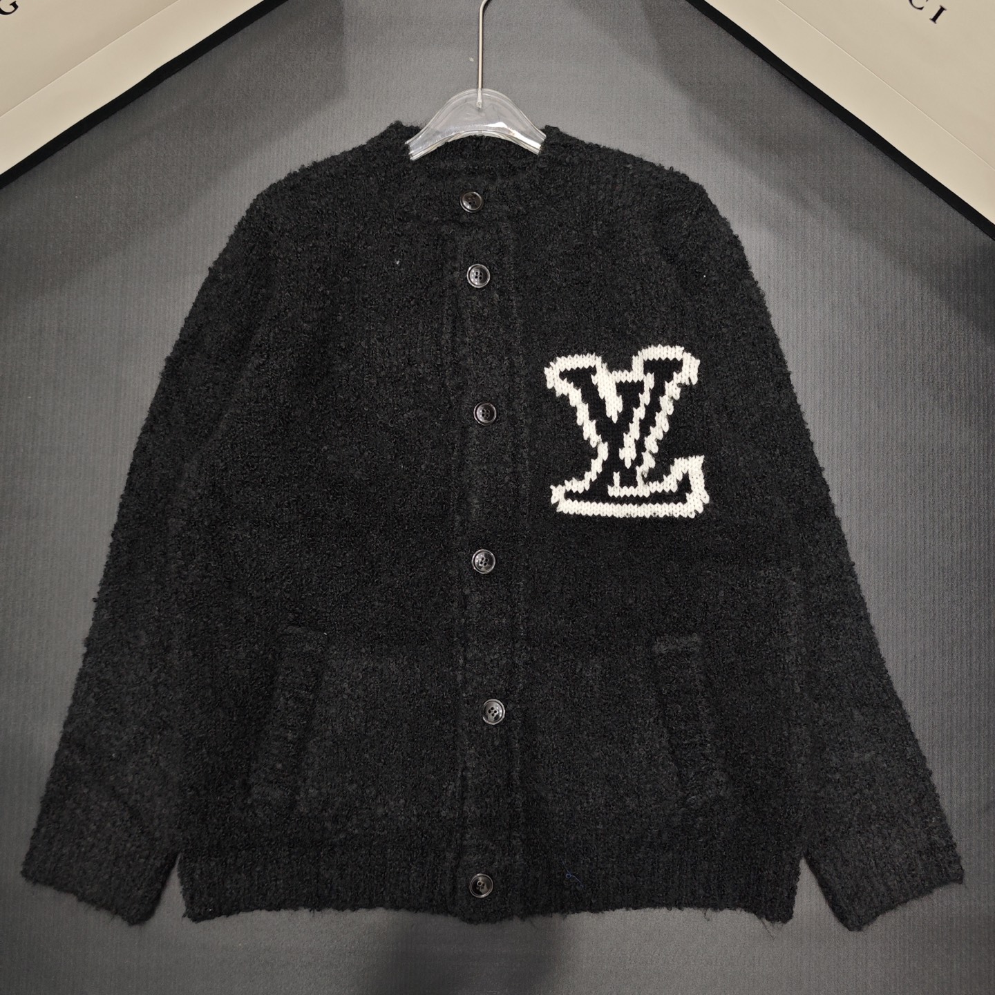 NO:622433,Donkey brand classic logo round neck cardigan 850686 wool version S.M.L size, Louis Vuitton, Alexander Wang19860909驴牌  经典标识圆领开衫 850686 羊毛版本S.M.L码,,louis vuitton,alexander wang,Women's clothing