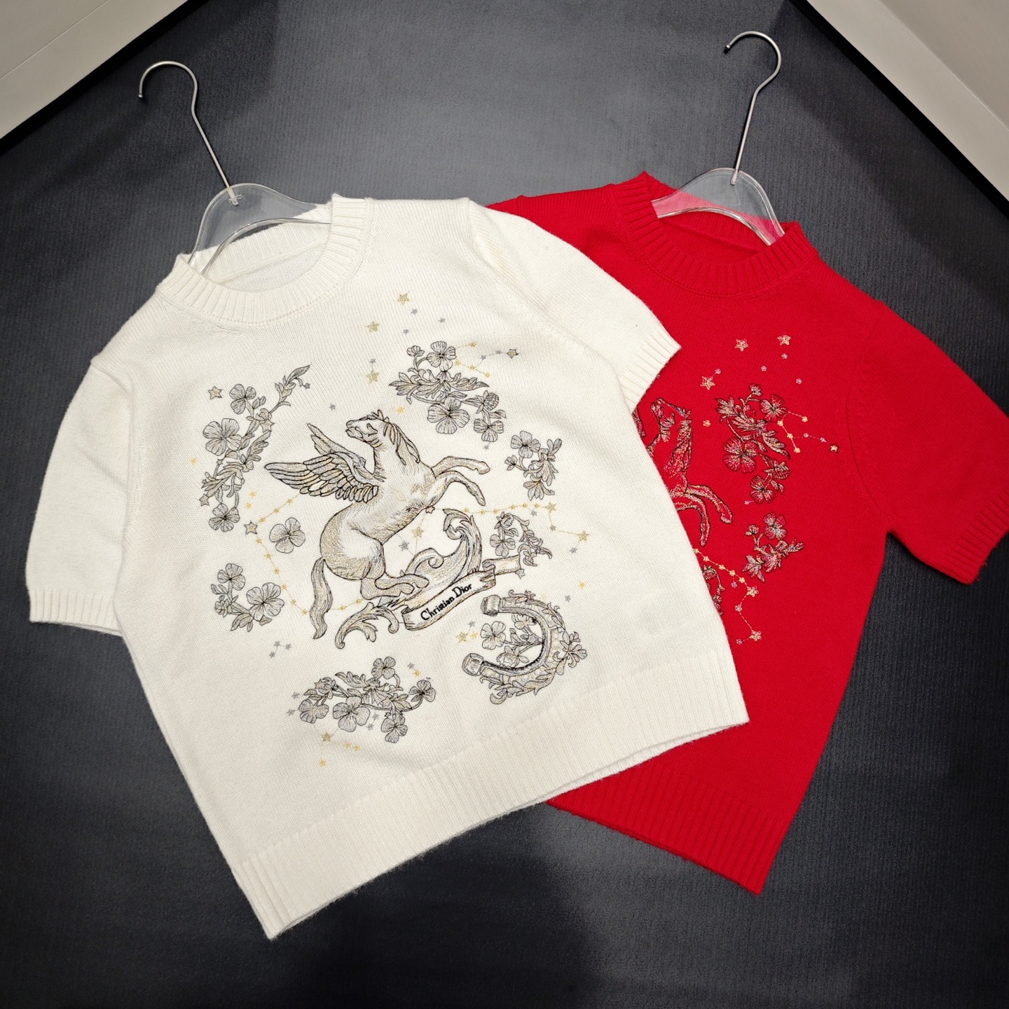 NO:716265,D Home Pegasus embroidered pullover short sleeves 850793 Wool version S.M.L size, dior, T-shirt,19860909D家  飞马刺绣套头短袖 850793 羊毛版本S.M.L码,,dior,T-shirt,,Women's clothing