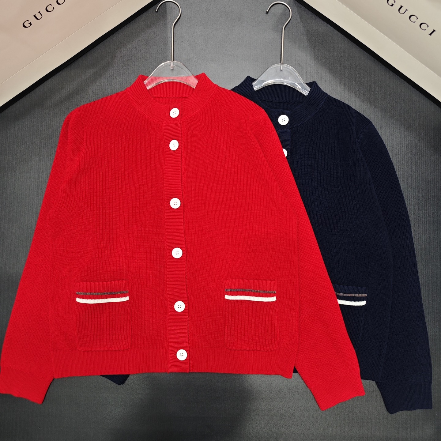 NO:716262,BC round neck pocket cardigan long sleeve 850794 wool version S.M.L size,,19860909BC 圆领口袋开衫长袖 850794 羊毛版本S.M.L码,,,Women's clothing