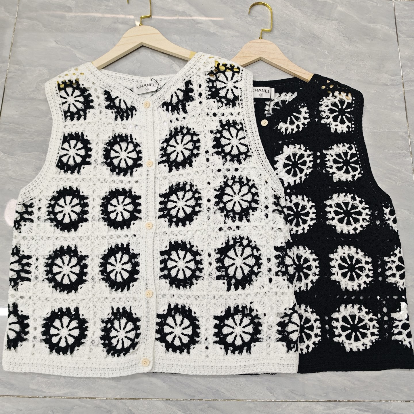 NO:749417,Xiaoxiang hand-crocheted cardigan vest 860004 wool version S.M.L size,,19860909小香 手工钩花开衫背心 860004 羊毛版本S.M.L码,,,Women's clothing