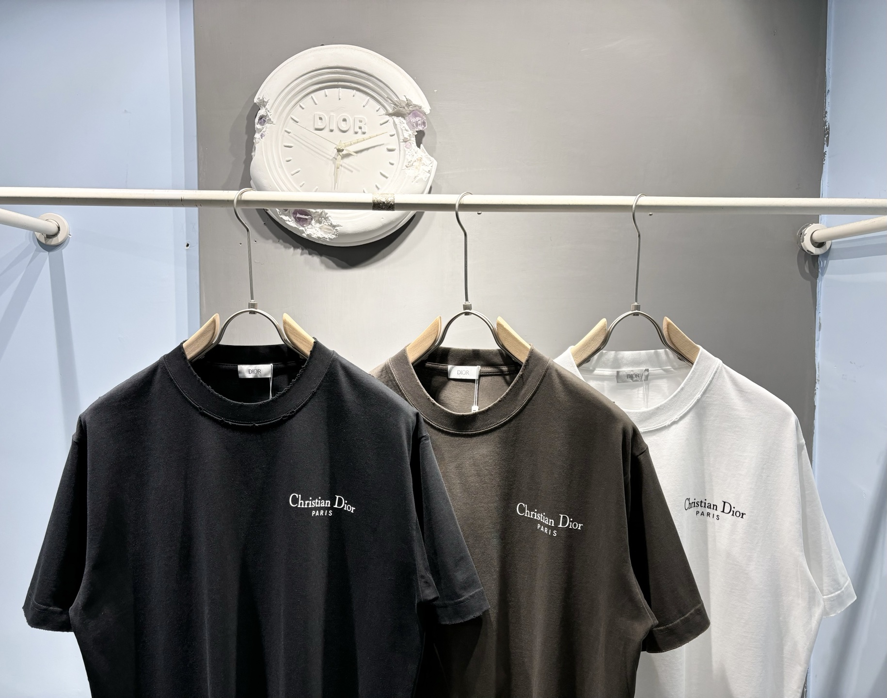 Dior Men's Cotton Jersey T-Shirt with Embroidered Logo - Relaxed Fit 8 i1744363338068 7173 0 7