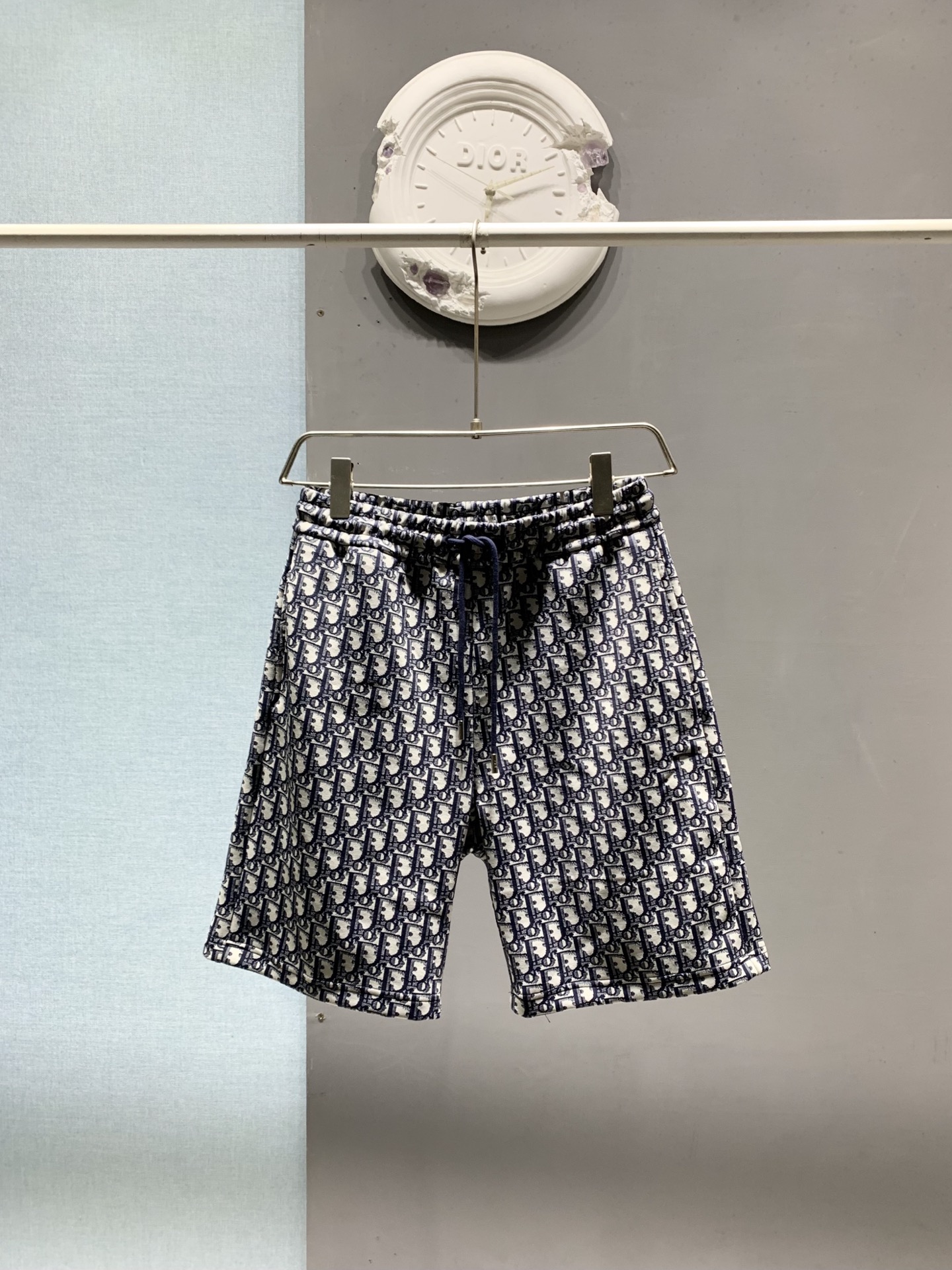 Pantalón corto P165 Dior Oblique en jacquard. Estos pantalones cortos están hechos de hilo mercerizado de mezcla de alg…