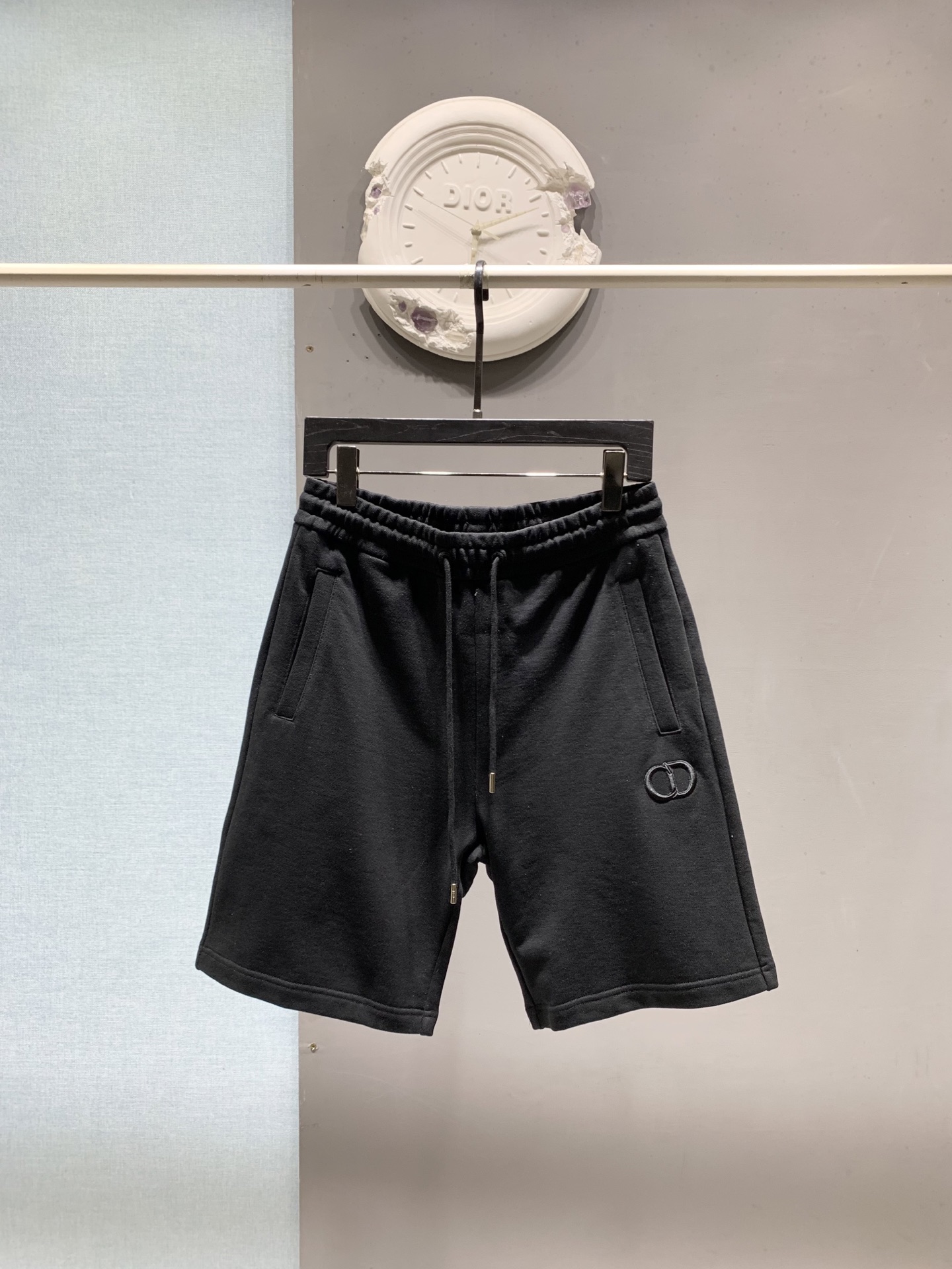 Pantalón corto Dior bordado de algodón. Este estilo está confeccionado 100 % con hilo de doble capa de 20 hilos y tela …