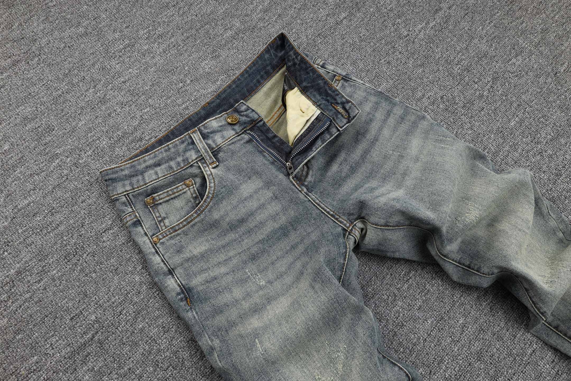  FENDI  2025-春季新款高端品质牛仔裤 弹力 修身显瘦小直筒 潮范奢华 细节精致到位 板型秒赞
