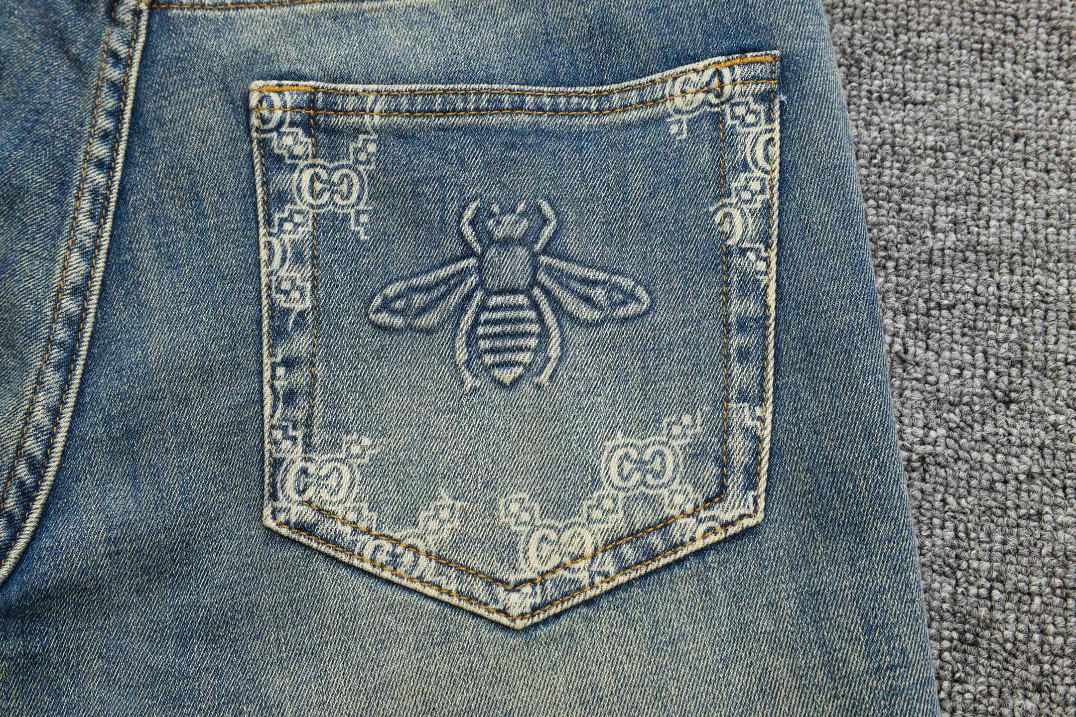   GUCCI 2025-春季新款高端品质牛仔裤 弹力 宽松直筒 潮范奢华 细节精致到位 板型秒赞 秒赞