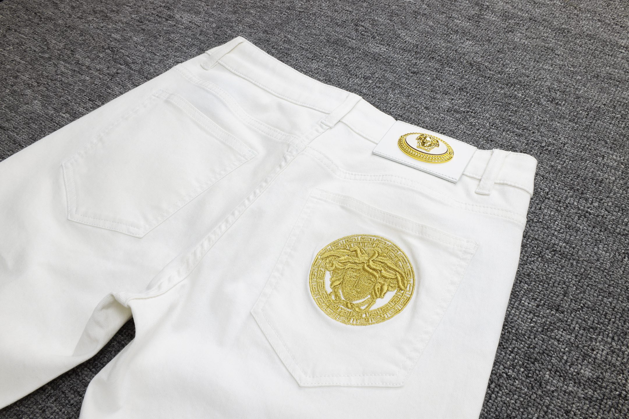   范思哲 2025-春季新款高端品质牛仔裤 弹力 修身显瘦小直筒 潮范奢华 细节精致到位 板型秒赞 秒