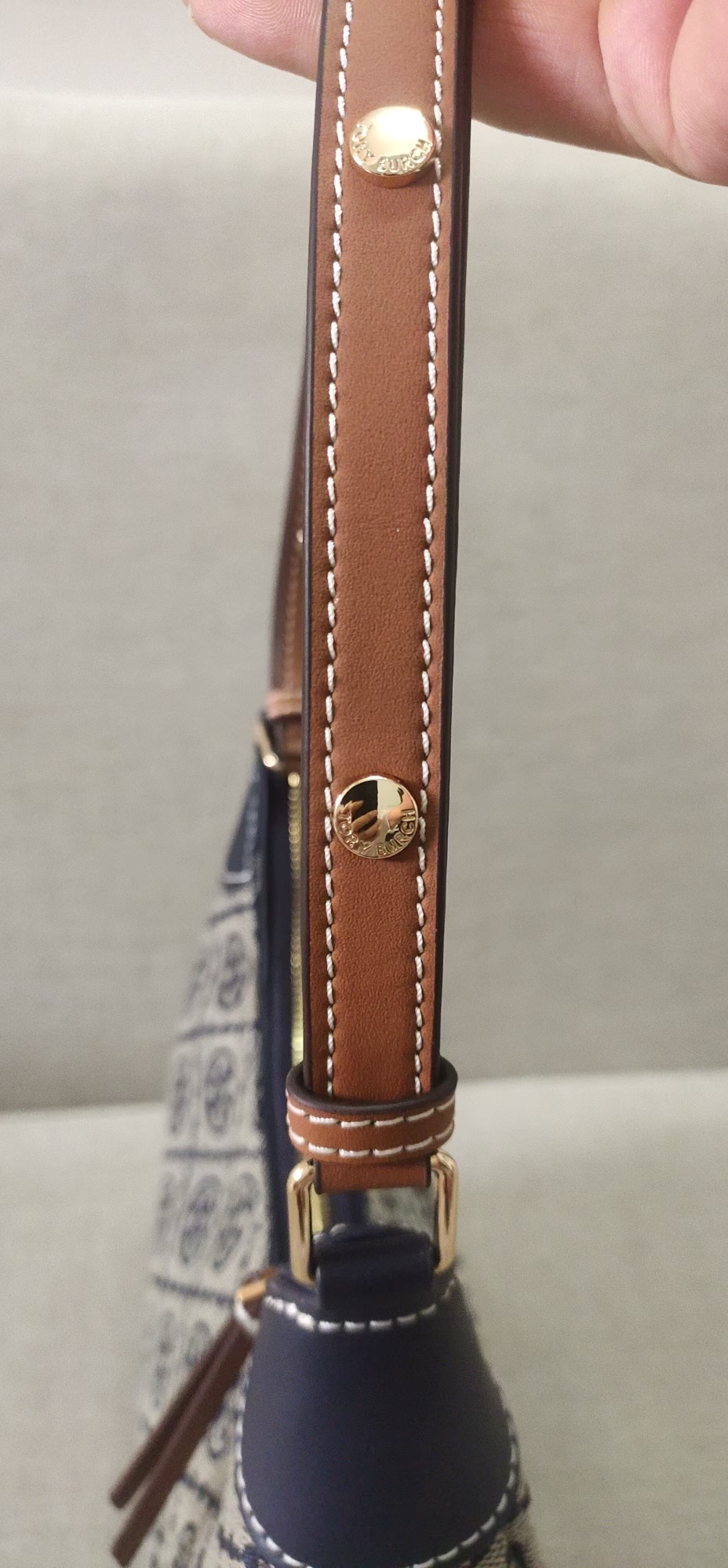 Tory Burch ～TB新款老花新月包 超火系列 全新包款和厚度 精选编织提花打造 采用标志性T Mongram图案