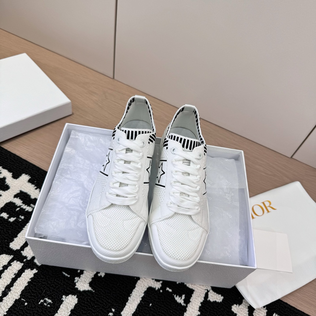 NO:414138,Purchasing grade Dior Star mesh hollow thick-soled sneakers This Dior Star sneakers are a classic item with a unique design. They are carefully crafted from white mesh fabric, with black CD logo and star patterns on the sides, and the tongue is embellished with Christian Dior Paris logo. Paired with a classic light sole, light and comfortable, suitable for all seasons, it can be matched with various casual styles to add the finishing touch. The upper is the original customized fly woven surface, water-dyed sheepskin lining, original lucky star outsole Size35-41 (customized for 40.41), full package, casual shoes/sports shoes, dior, sneakers, sheepskin19860909代购级 Dior Star 网面镂空厚底运动鞋  这款 Dior Star 运动鞋为经典单品,经久不衰的设计别具一格.采用白色网眼织物精心制作,侧面饰以黑色 CD 标志和星星图案,鞋舌点缀以 Christian Dior Paris 标志.搭配经典轻薄鞋底,轻盈舒适,四季皆宜,可与各式休闲造型搭配,增添点睛之笔.  鞋面为原版定制飞织面 水染羊皮内里 原版幸运星大底  Size35-41（40.41定做）全套包装,休闲鞋/运动鞋,dior,sneakers,sheepskin,Women's Shoes
