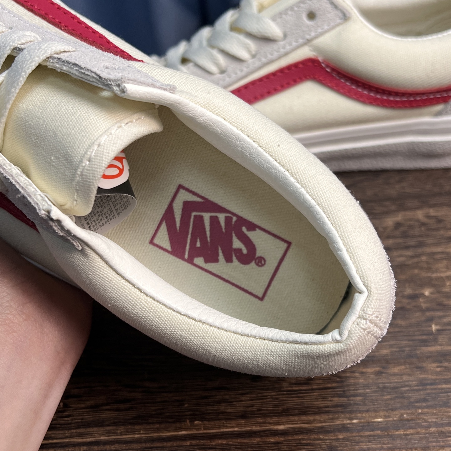 Vans Old Skool 36 红条米白Vans家火爆全球的超经典款式再度来袭！永不过时的穿搭单品！