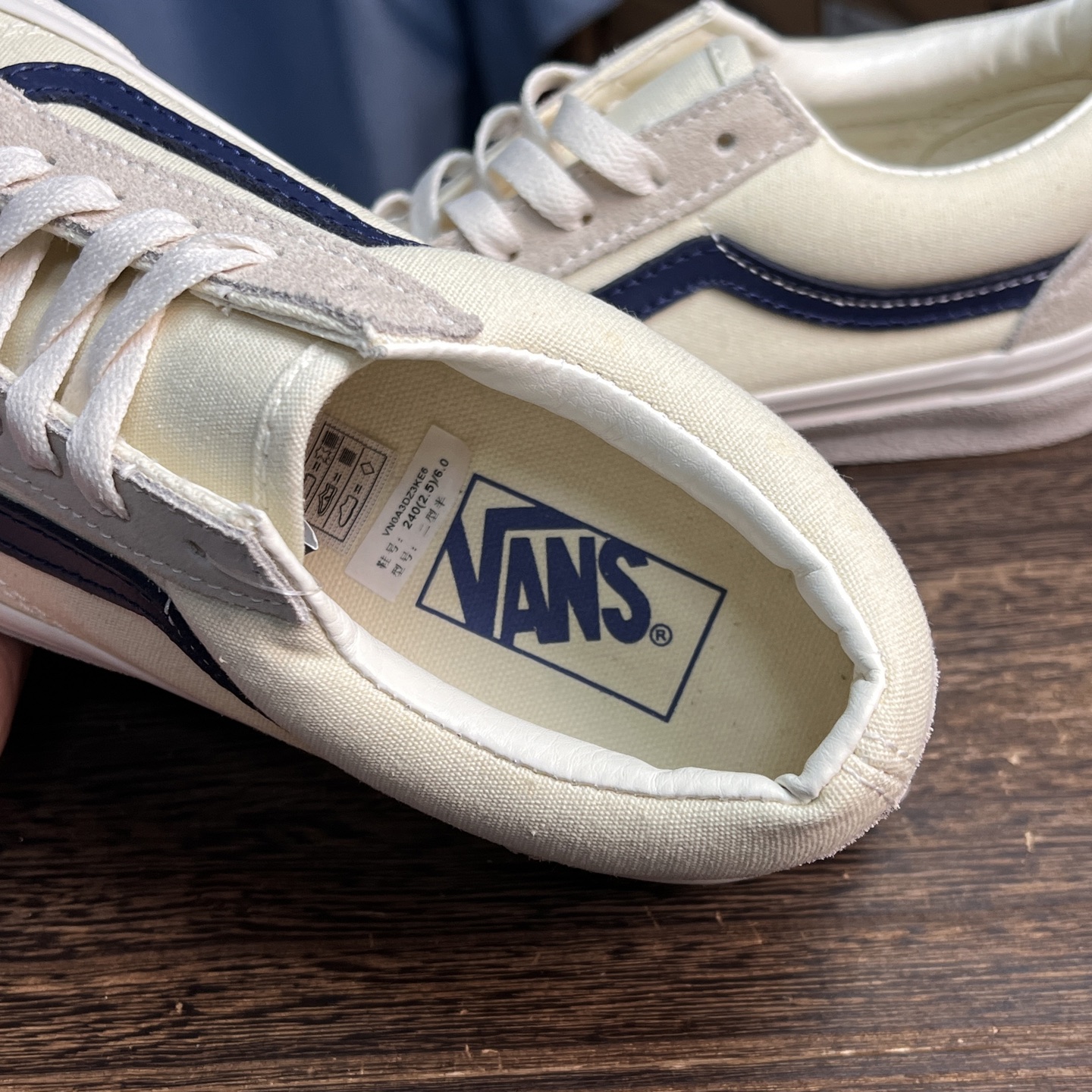 Vans Old Skool 36 蓝条米白Vans家火爆全球的超经典款式再度来袭！永不过时的穿搭单品！