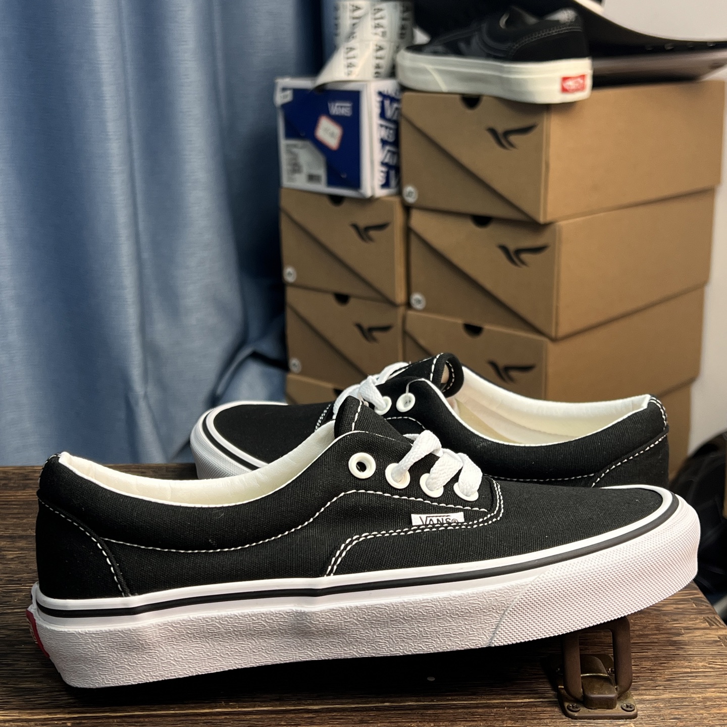 Vans Era 复古 耐磨轻便 低帮 板鞋 男女同款 黑白V家经典百搭低帮款式，简约时尚大气货架号：V