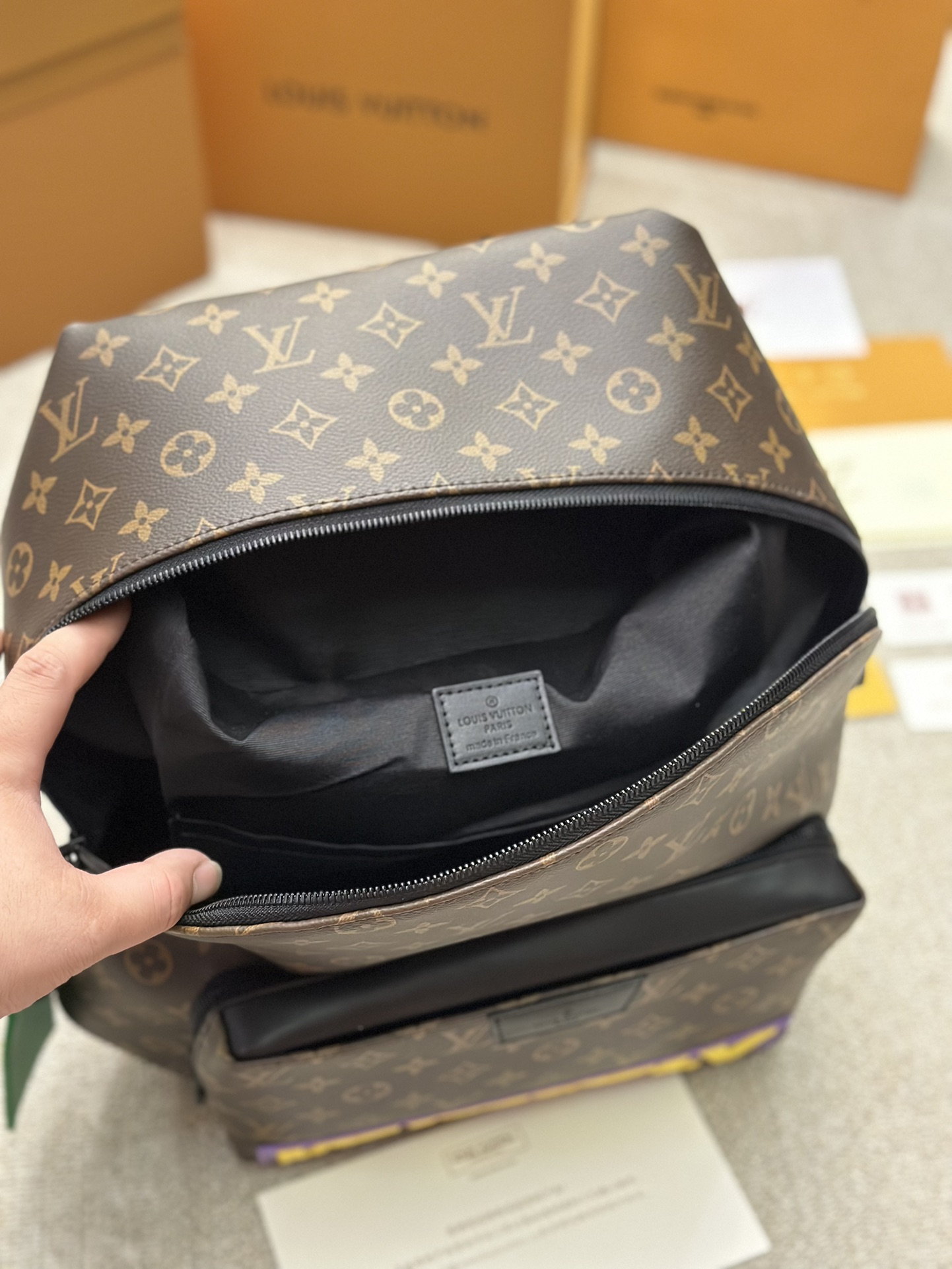 Practical Boys’ Recommendation: Cowskin Shoulder Bag for Men, 32 * 37 cm - 图片 9