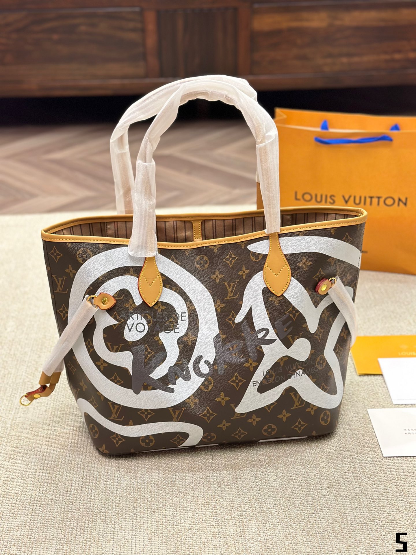 Louis Vuitton LV Neverfull Handbags Tote Bags Doodle Cowhide