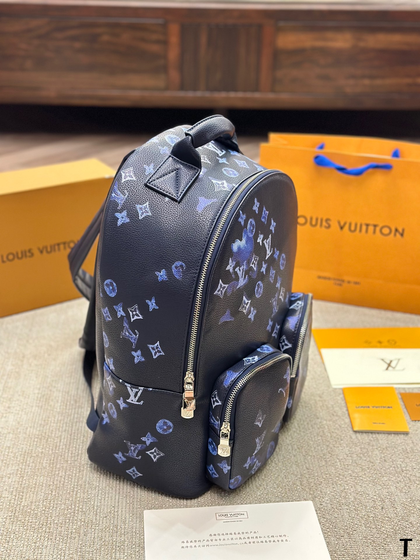 Practical Boys’ Shoulder Bag Review: Cowskin Version LV Discovery, Ideal for Everyday Use - 图片 3