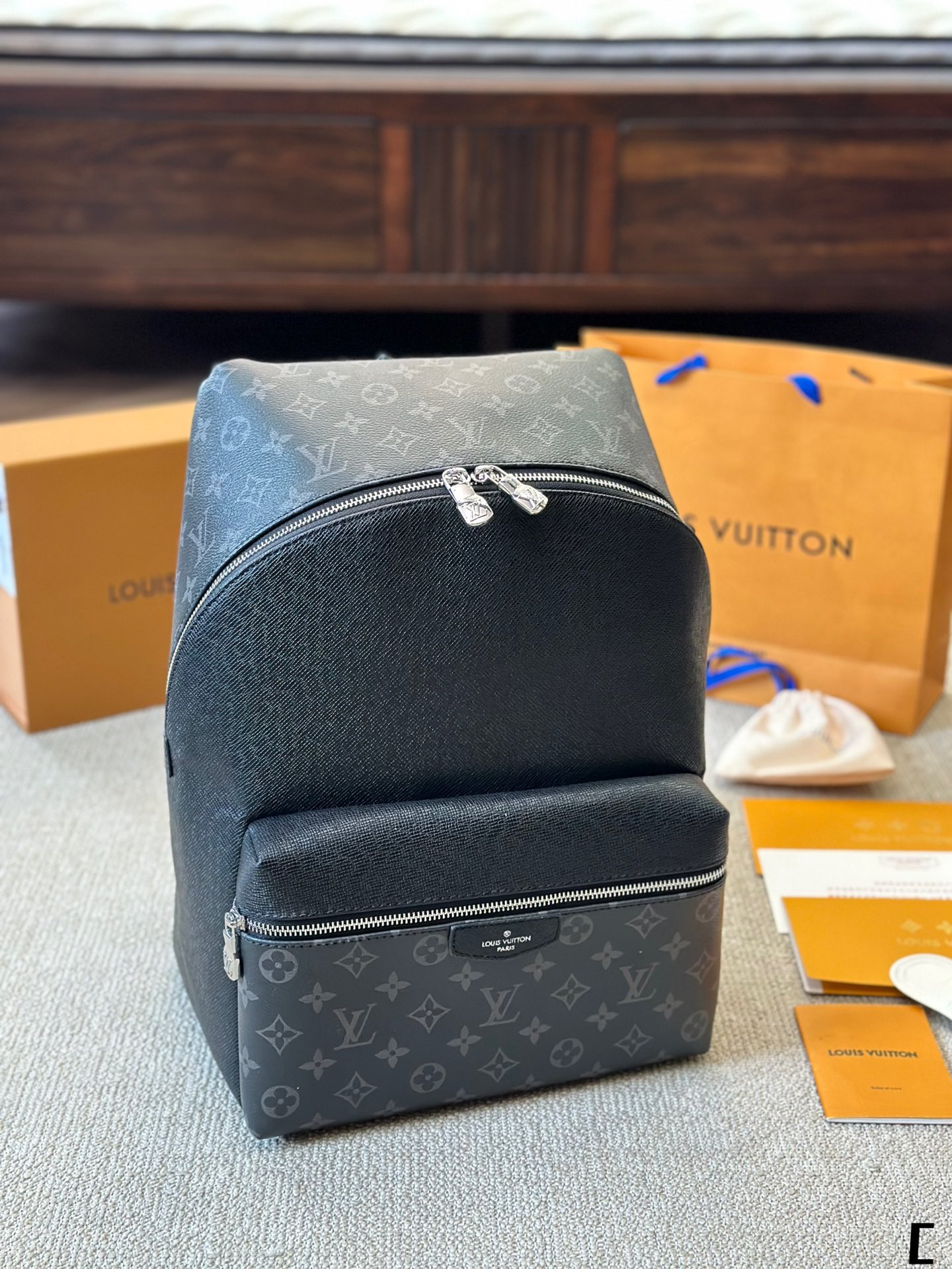 Louis Vuitton LV Discovery sacs Sac À Dos Unisexe Hommes M43186