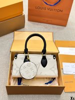 Louis Vuitton Handbags Messenger Bags Gold Cowhide Pochette