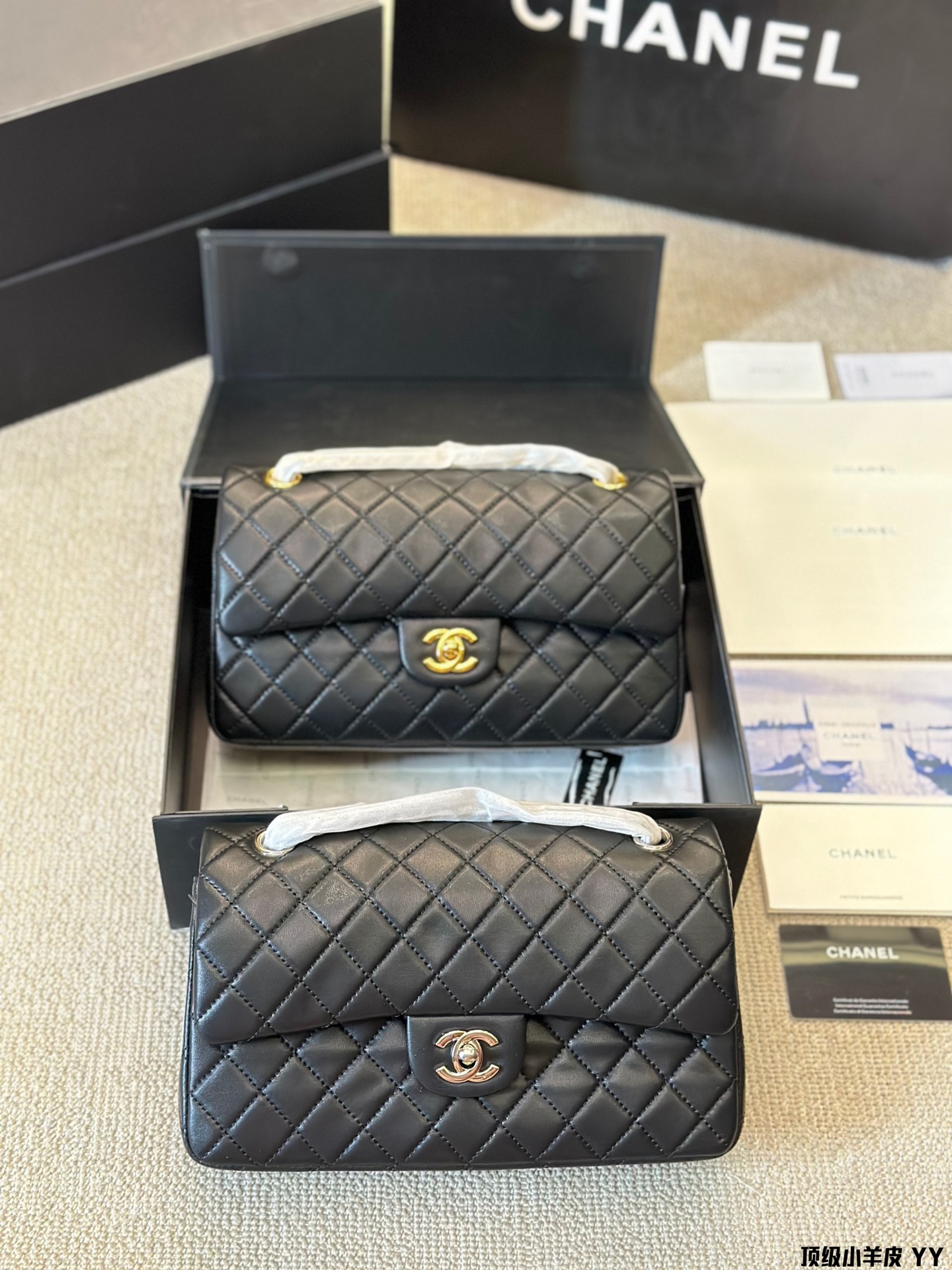 Chanel Classic Flap Bag Taschen Umhängetaschen  & Schultertaschen Lammfell Schaffell Vintage