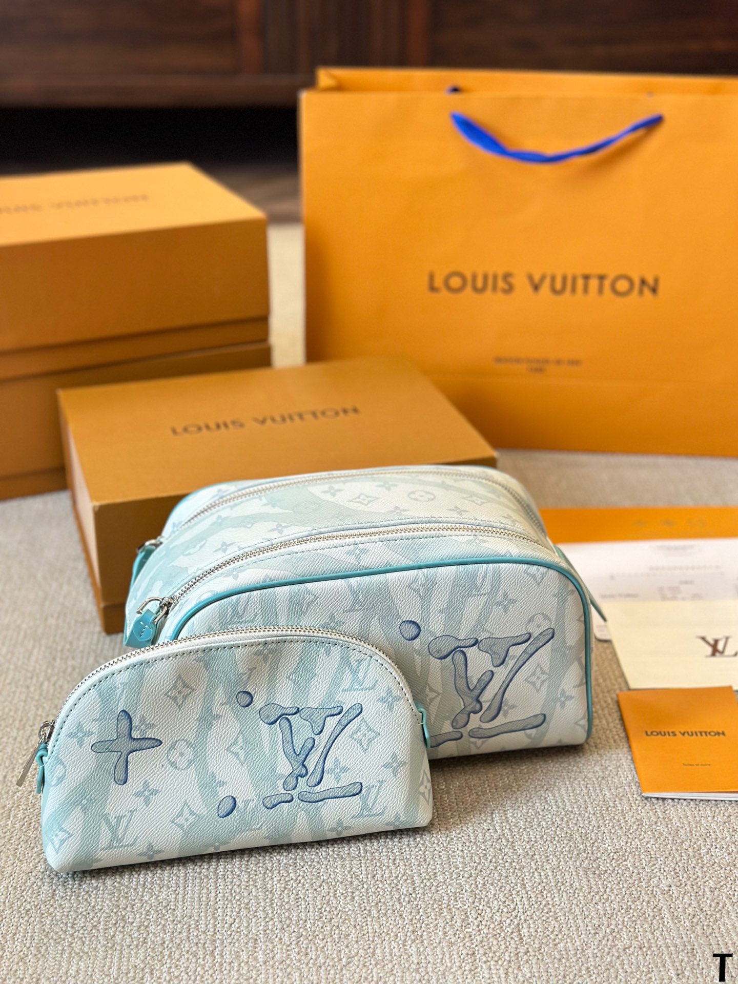 Louis Vuitton Taschen Kosmetiktaschen 7 Sternesammlung
 Frauen Männer PVC Fashion