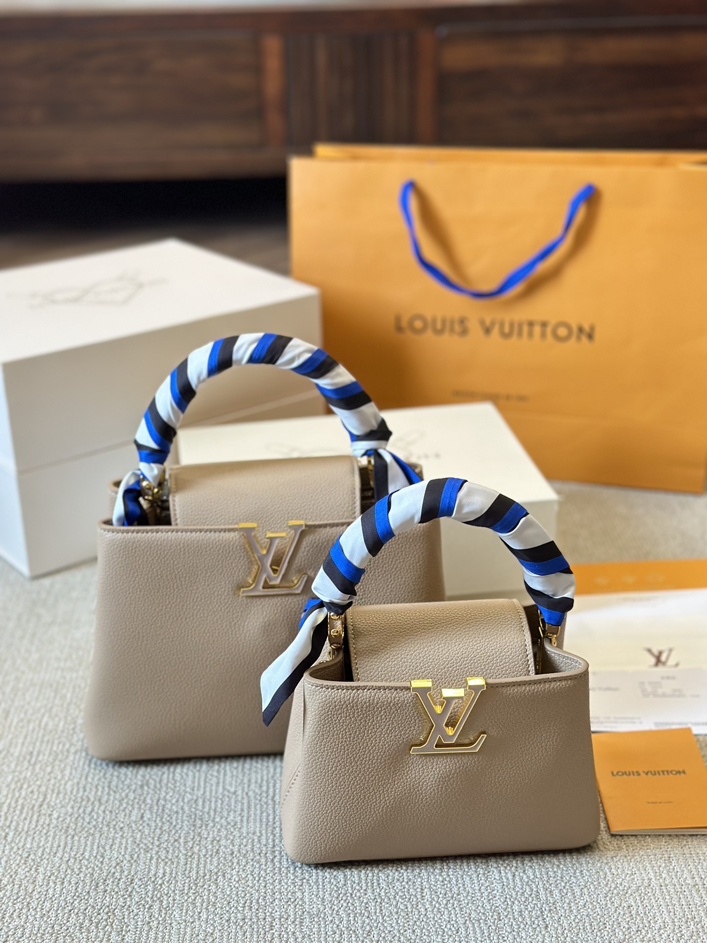 Louis Vuitton LV Capucines Taschen Handtaschen Weiß Rindsleder