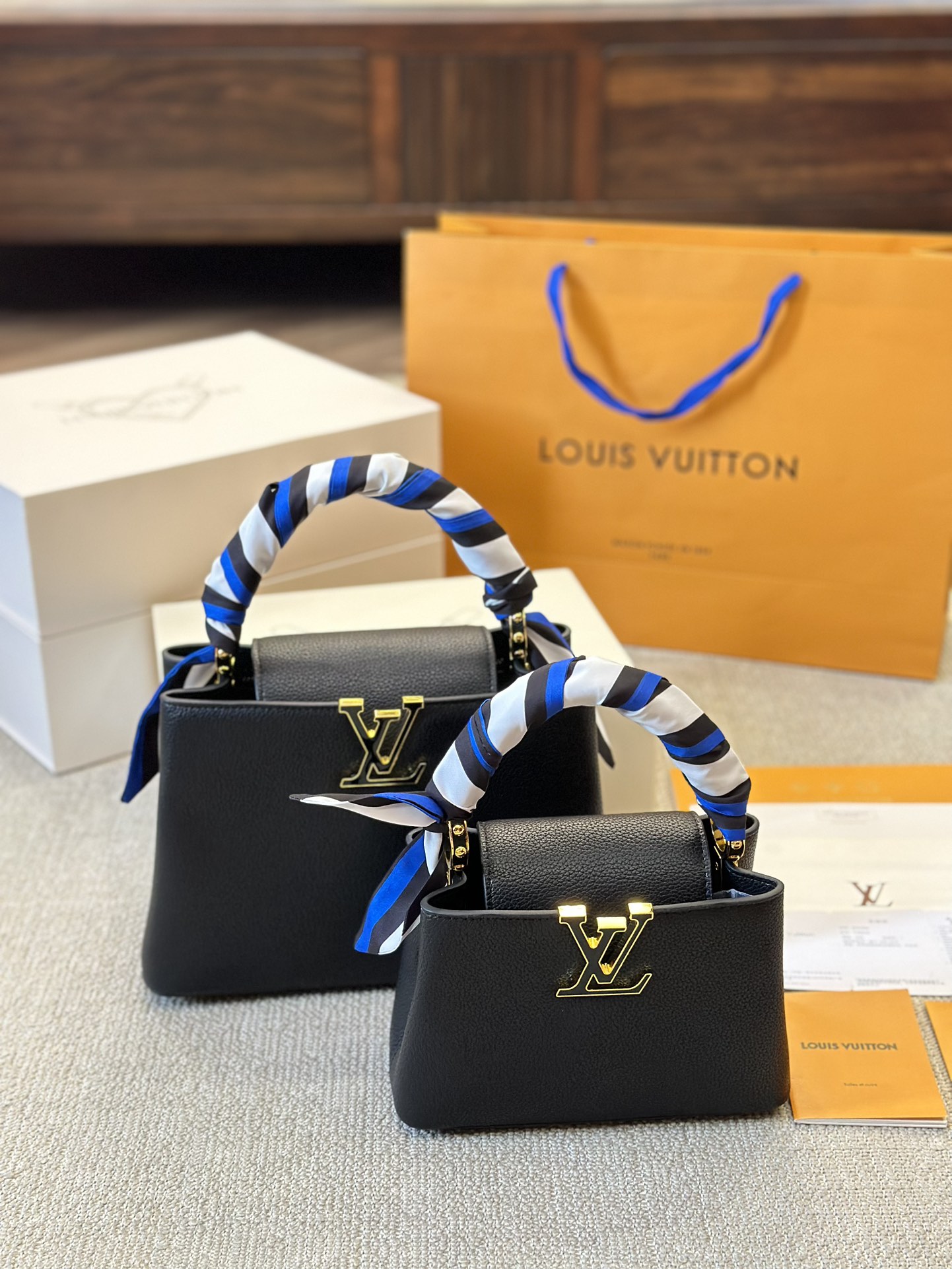 Louis Vuitton LV Capucines Taschen Handtaschen Weiß Rindsleder
