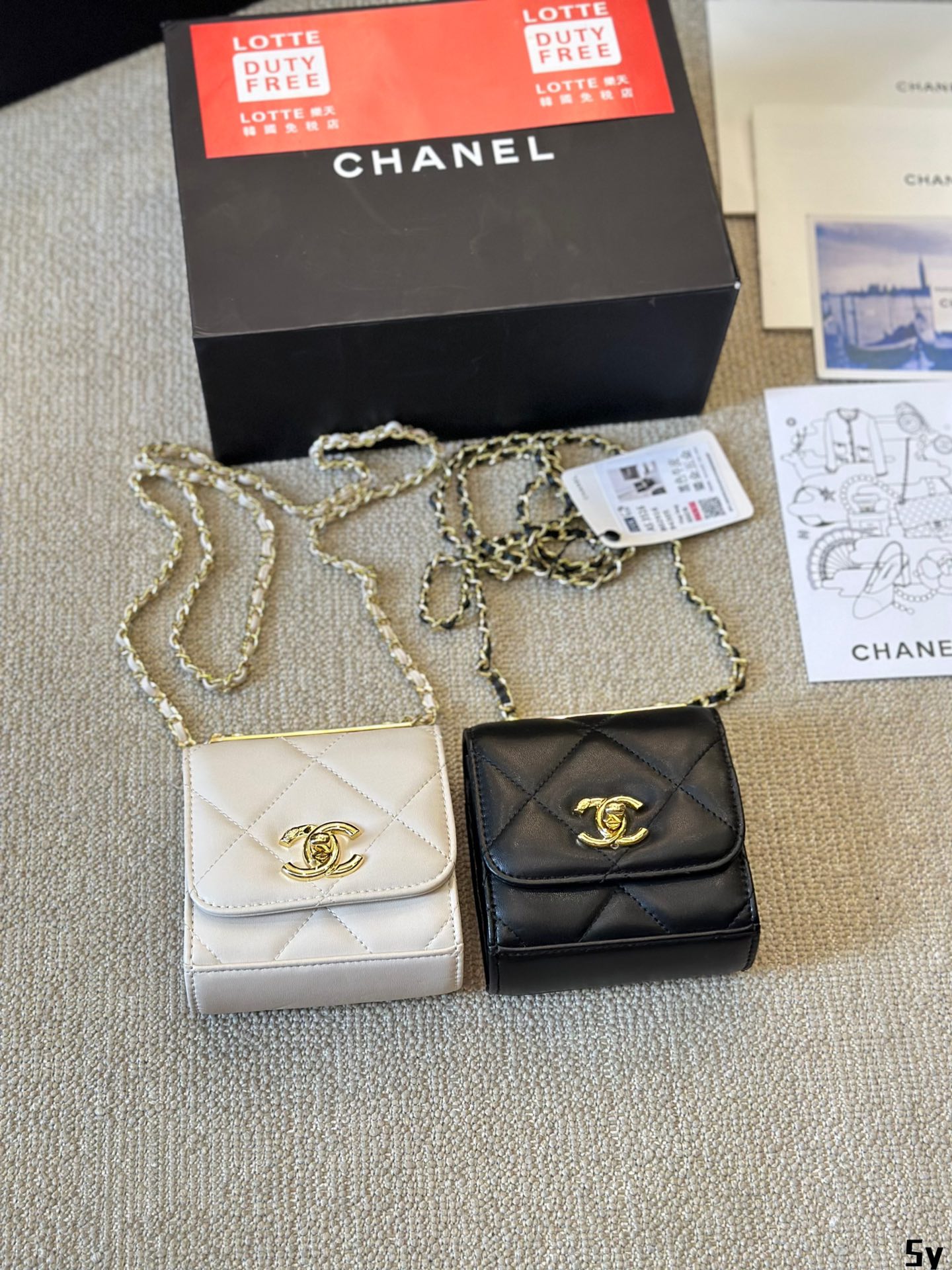 Chanel 19 Mini-Taschen Rindsleder Lammfell Schaffell