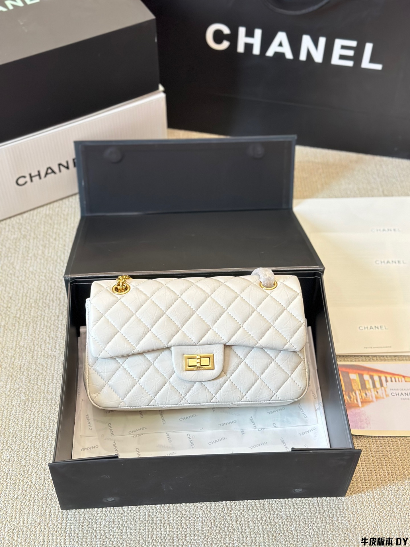 Chanel Taschen Umhängetaschen  & Schultertaschen Weiß Junge Rindsleder
