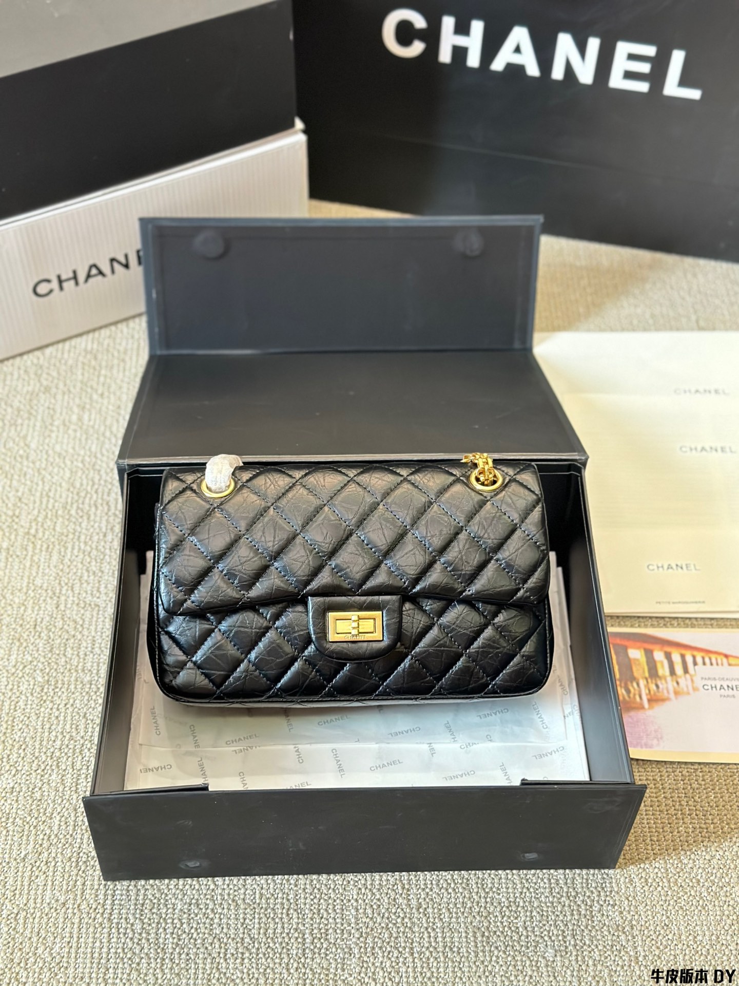 Chanel Taschen Umhängetaschen  & Schultertaschen Bestnote
 Weiß Junge Rindsleder