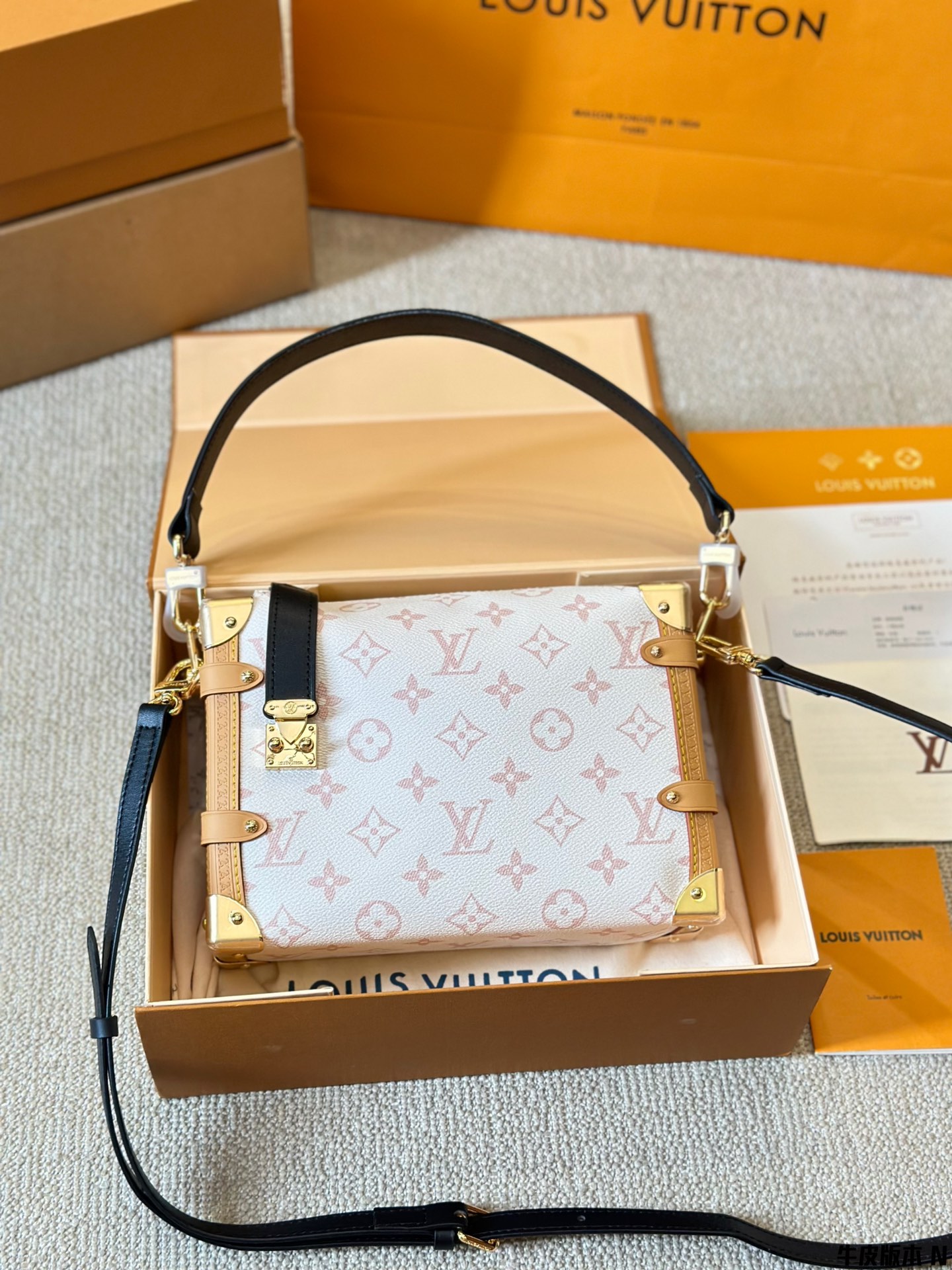 Louis Vuitton Crossbody & Shoulder Bags mirror copy luxury
 Cowhide