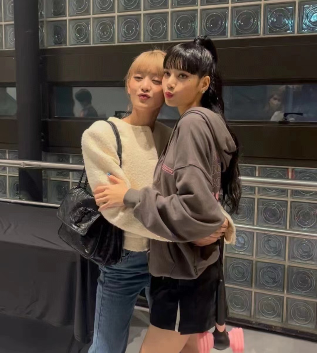 大人気偽物 トートバッグ ロゴ カーフスキン