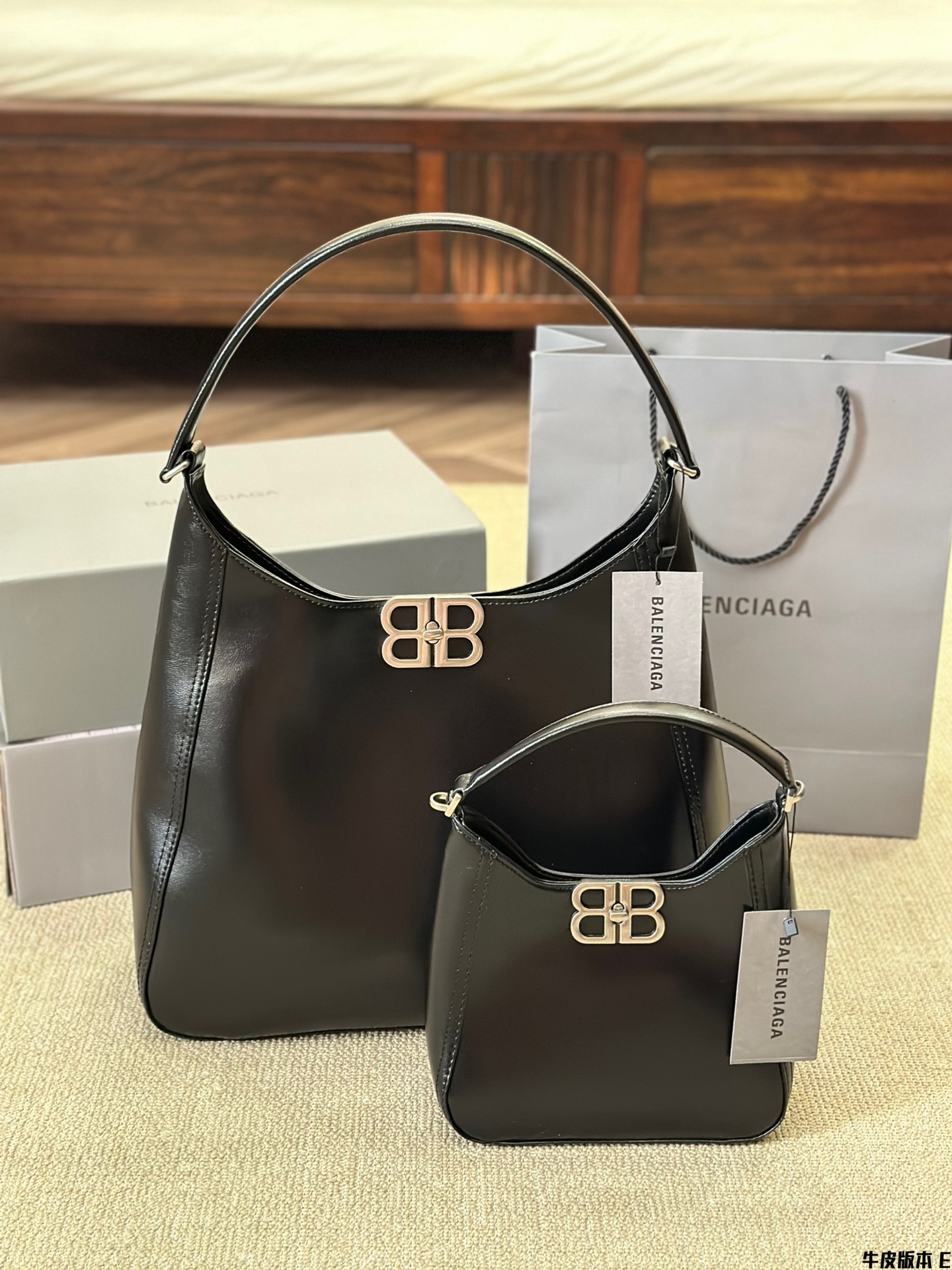 “Cowskin Paris Bucket Bag: Soft and Lazy Style in Various Sizes” - 图片 2